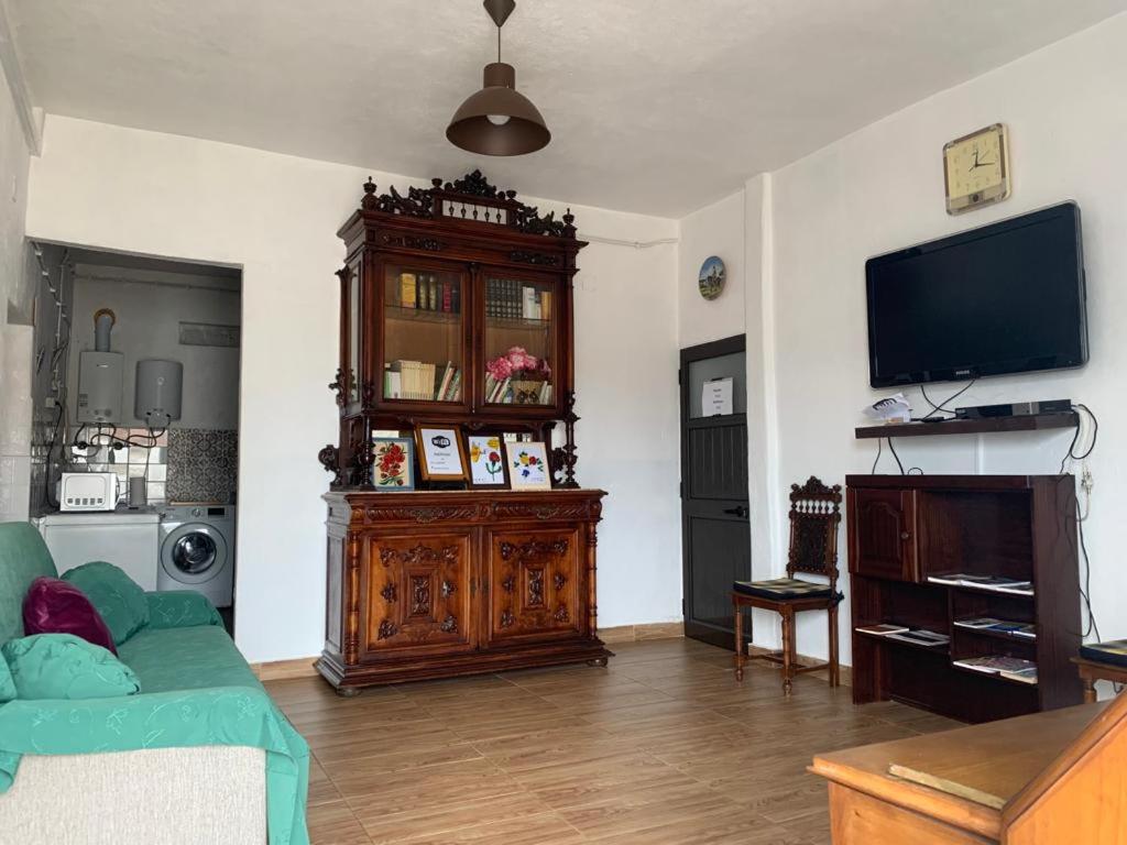 Quadruple Room - Photo 7
