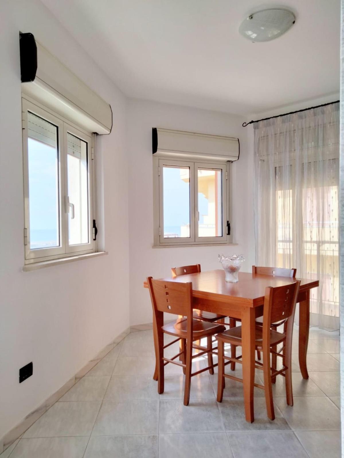 Apartment with Sea View - 2 - Photo 2