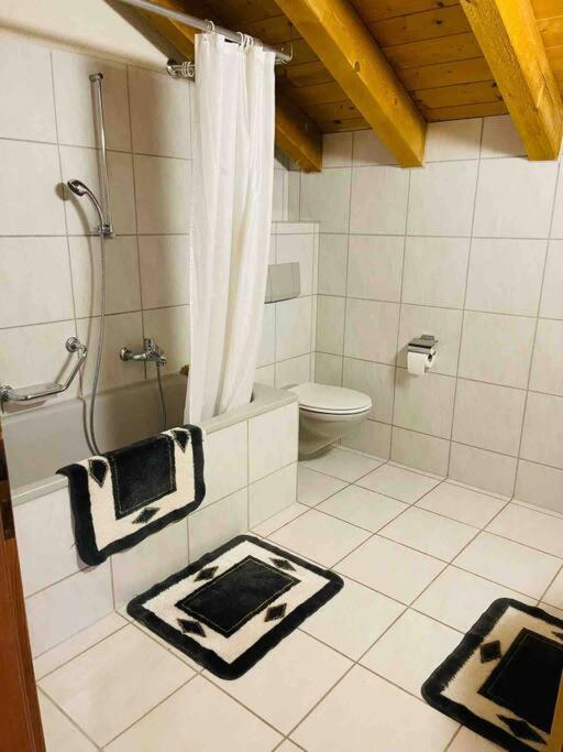 Quadruple Room with Shared Bathroom photo 3