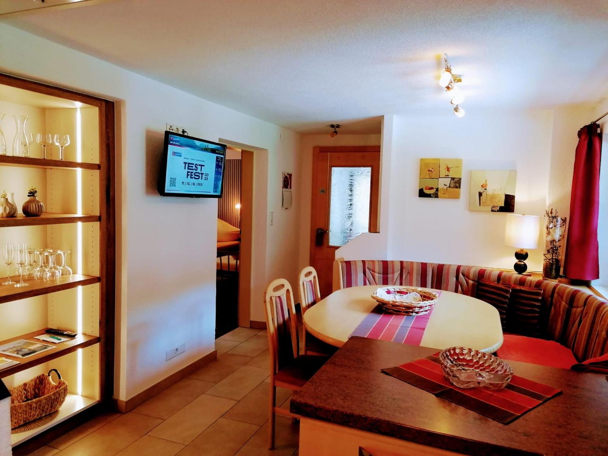Two-Bedroom Apartment with Balcony photo 3