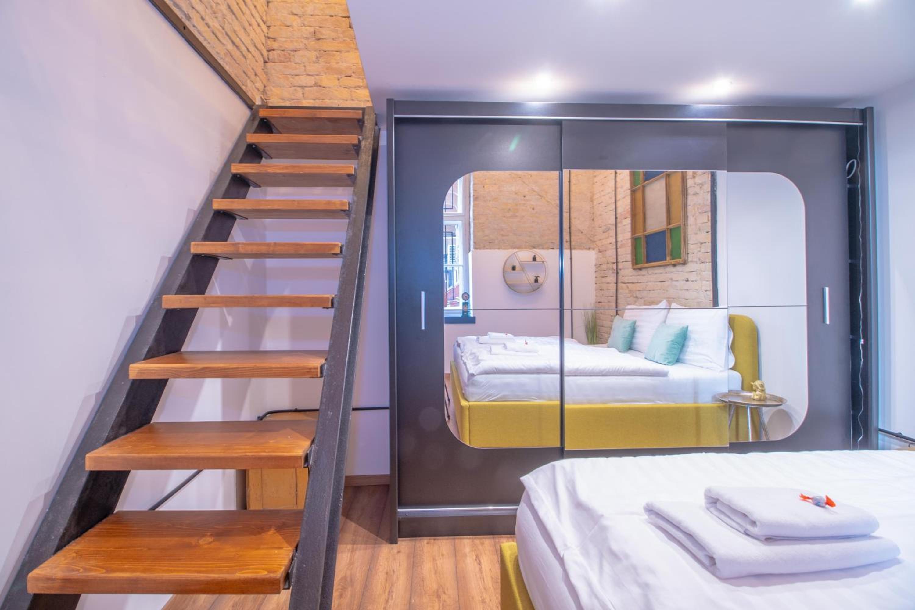 One-Bedroom Apartment - Photo 18