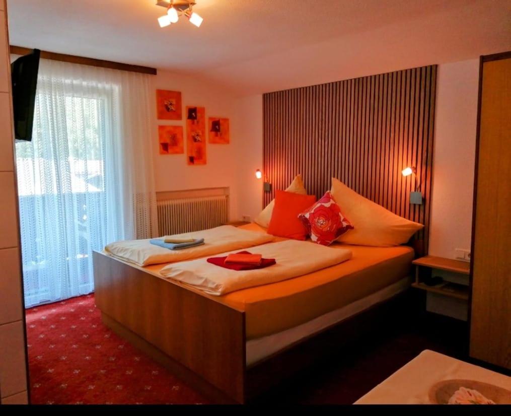 Two-Bedroom Apartment with Balcony photo 2