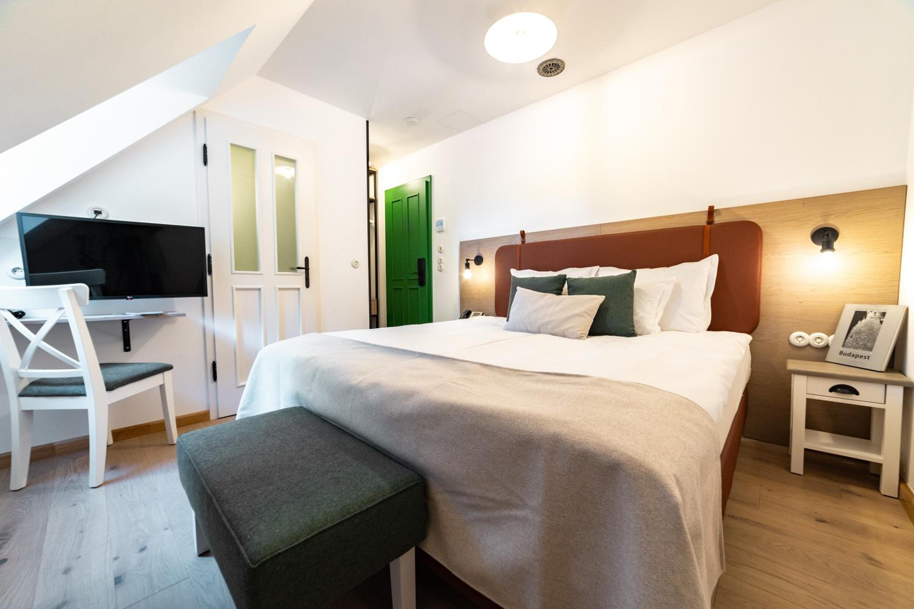 Standard Double Room - Photo 3