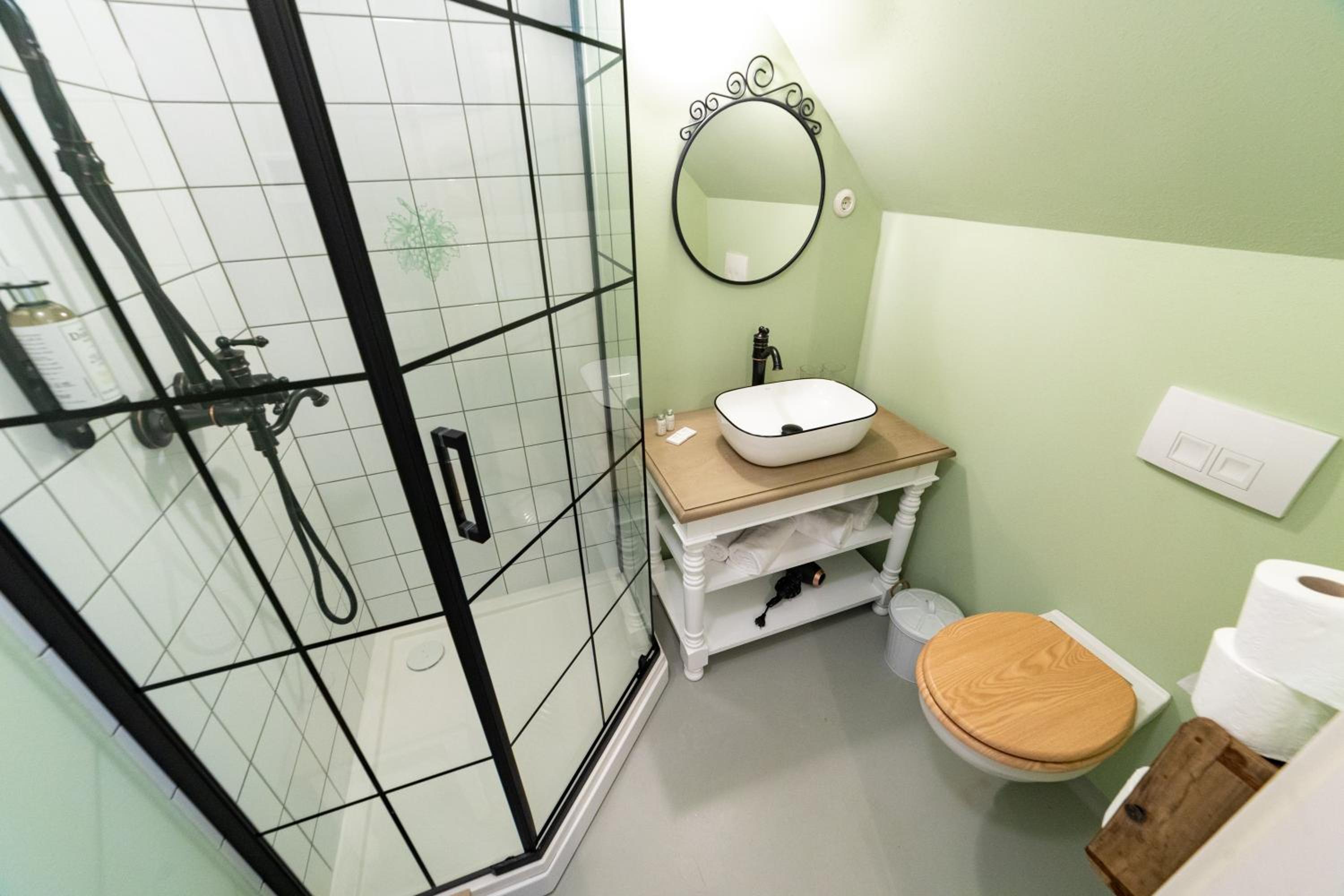 Standard Double Room - Photo 5