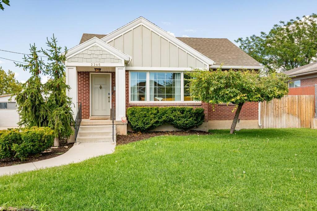 Four-Bedroom House photo 2