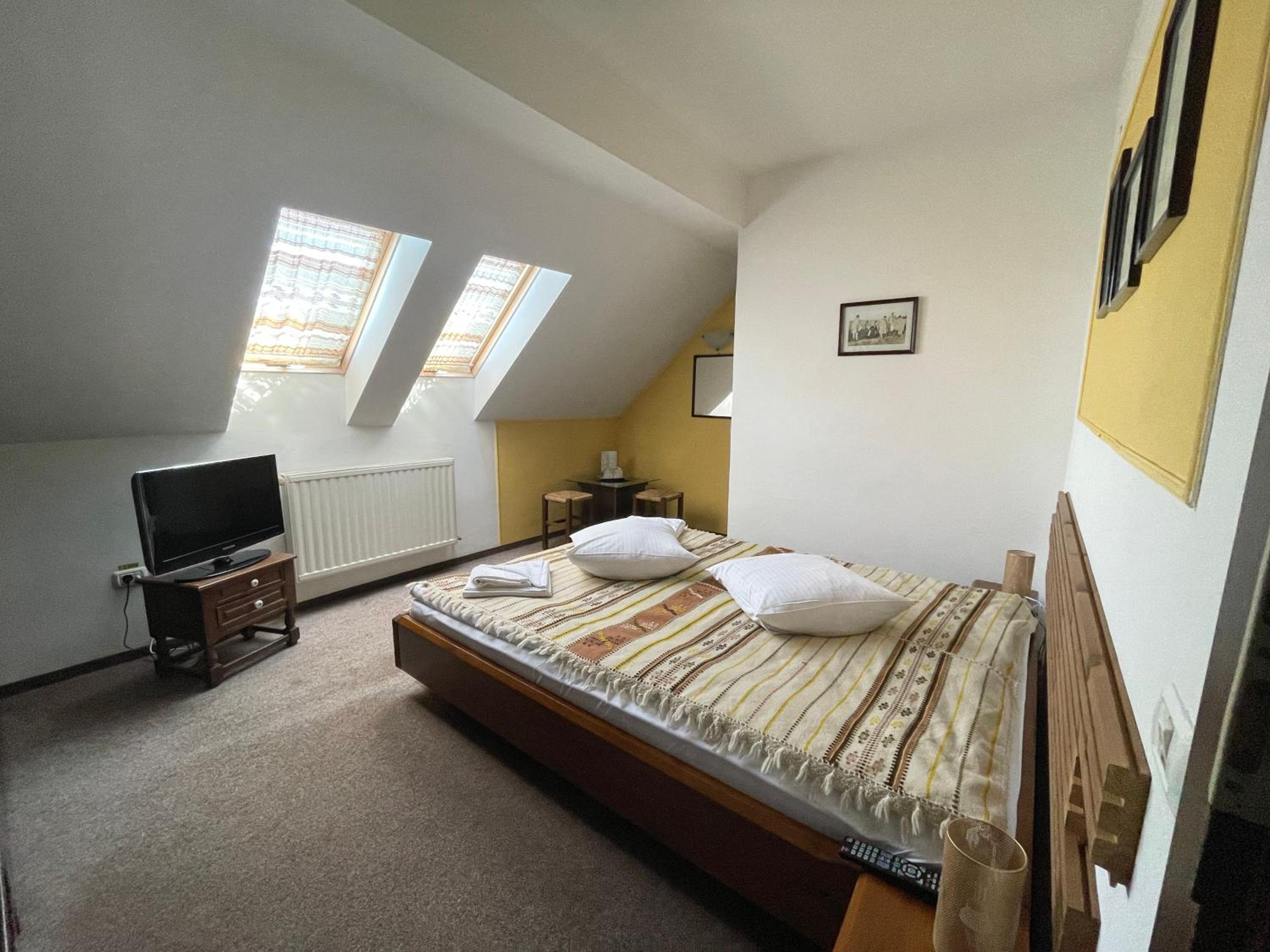 Double Room - Photo 1