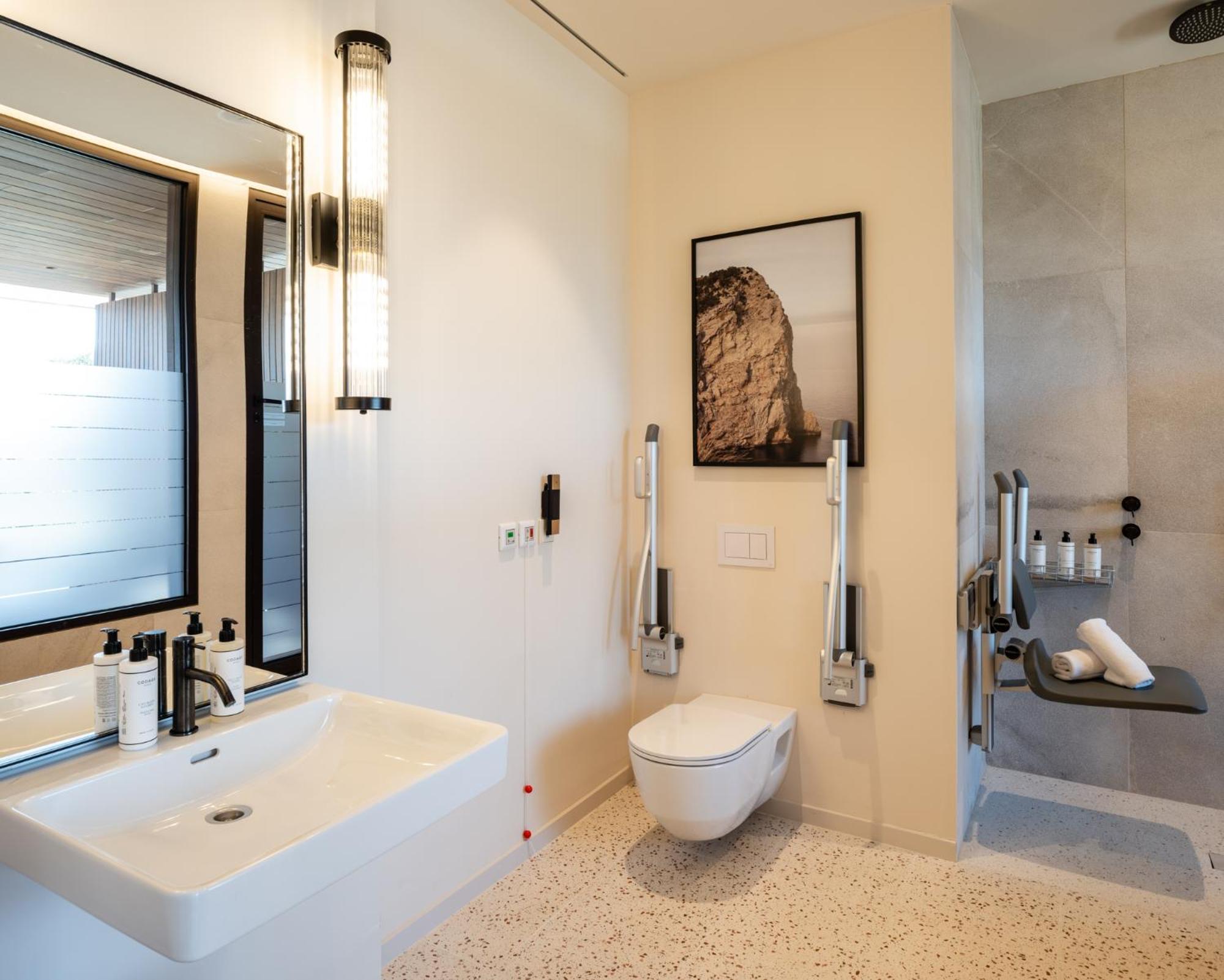 Essential Room  - Photo 5