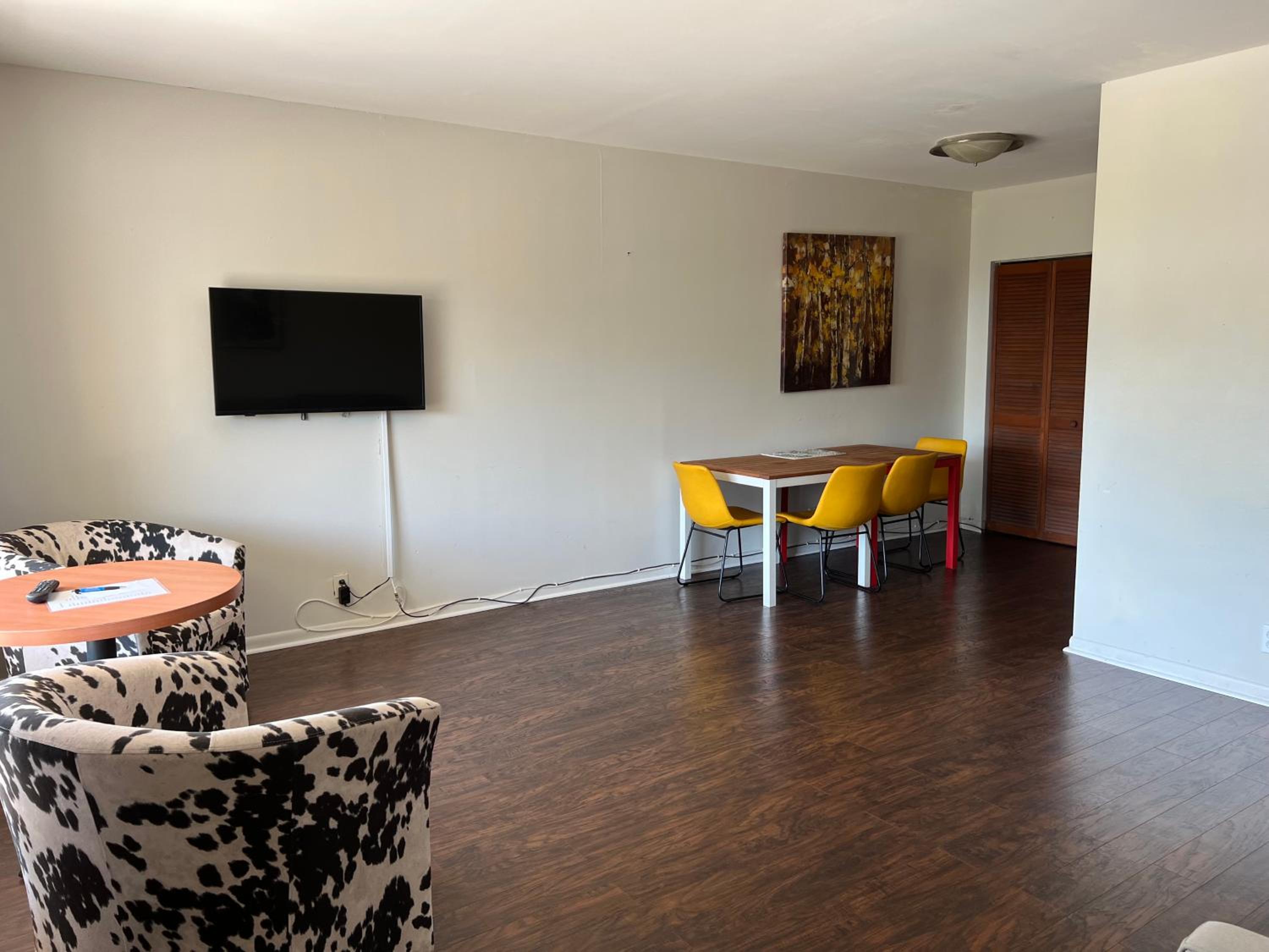 One-Bedroom Apartment - Photo 14