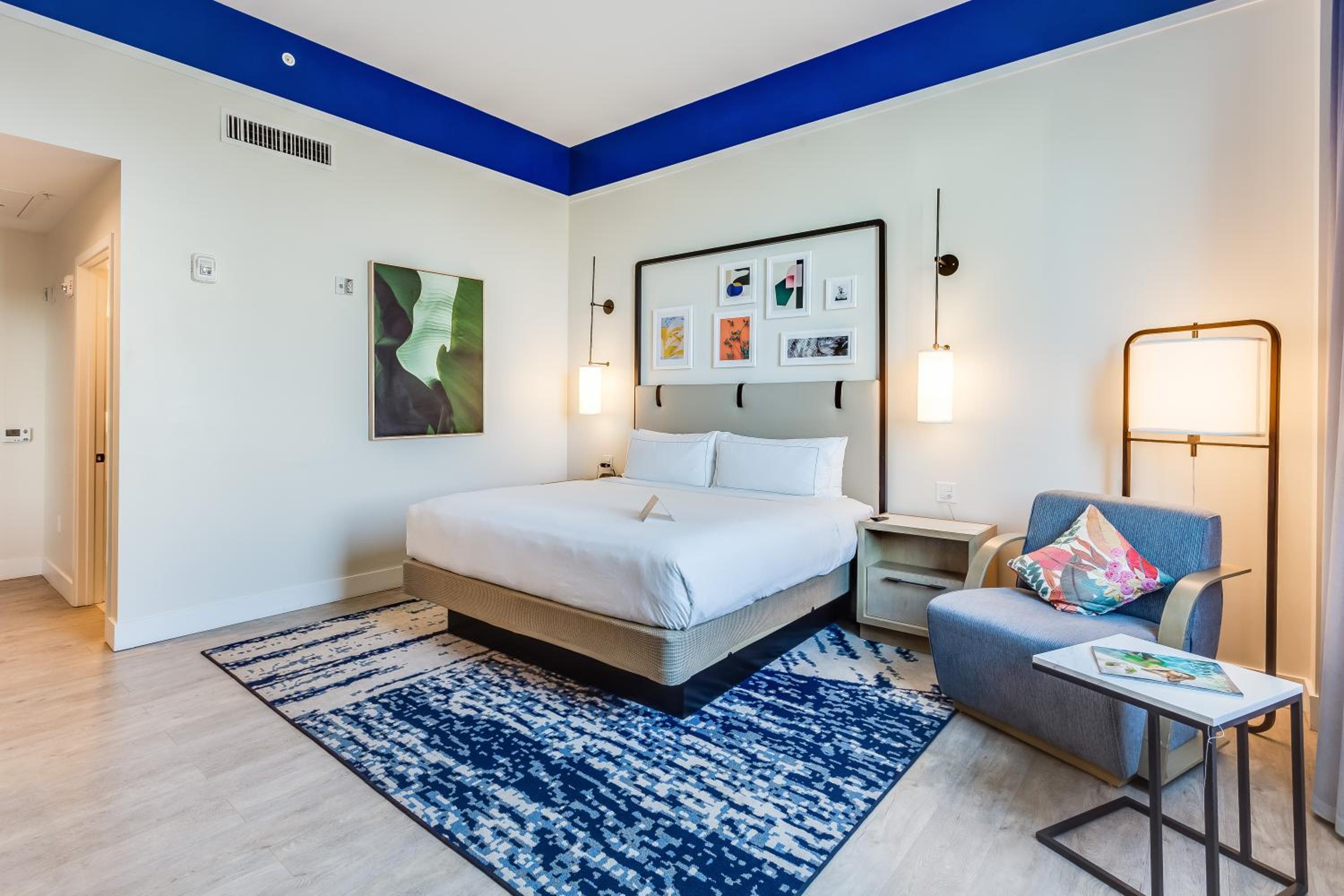 Deluxe King Room - Photo 3