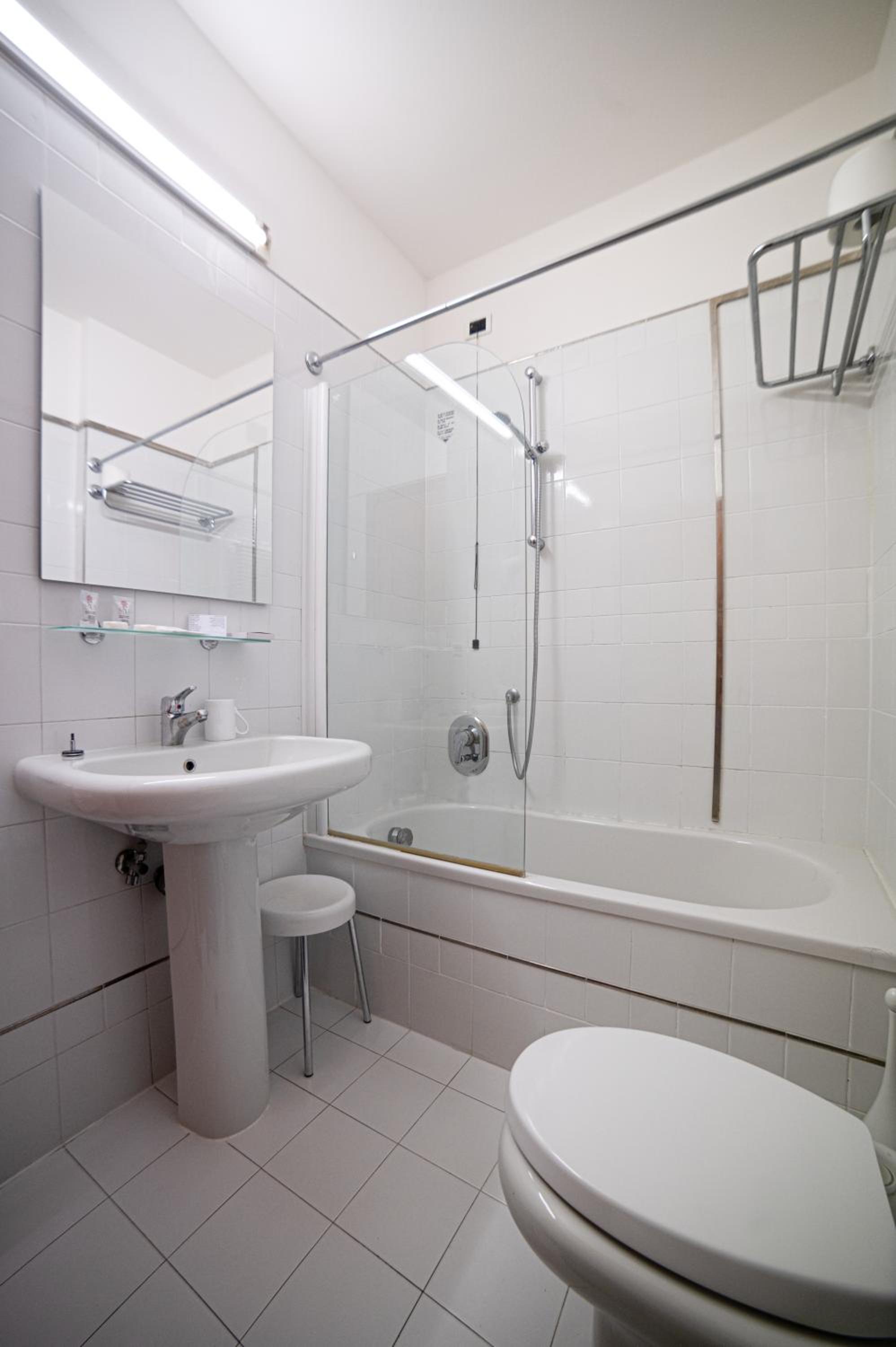 Triple Room - Photo 2