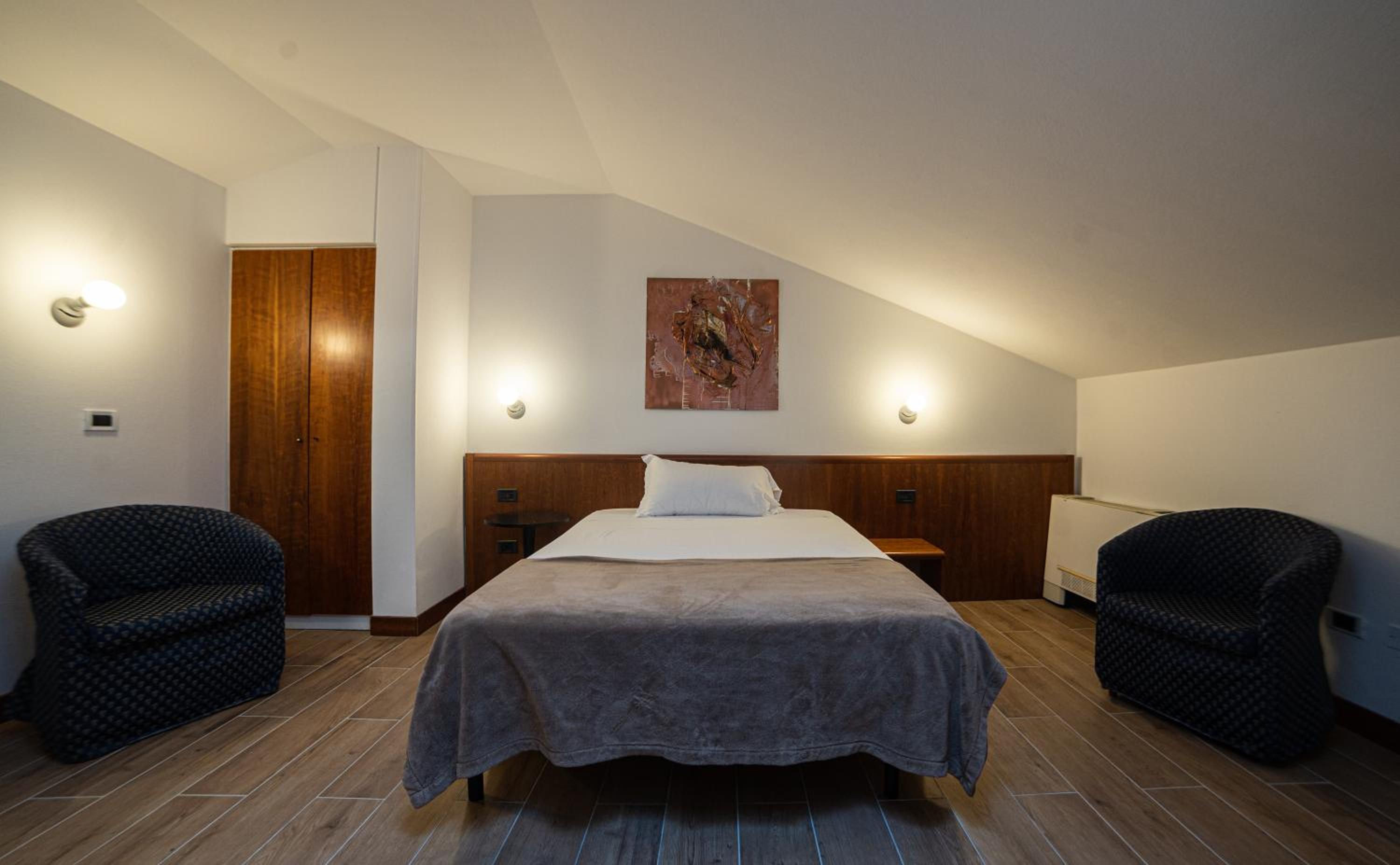 Single Room photo 2