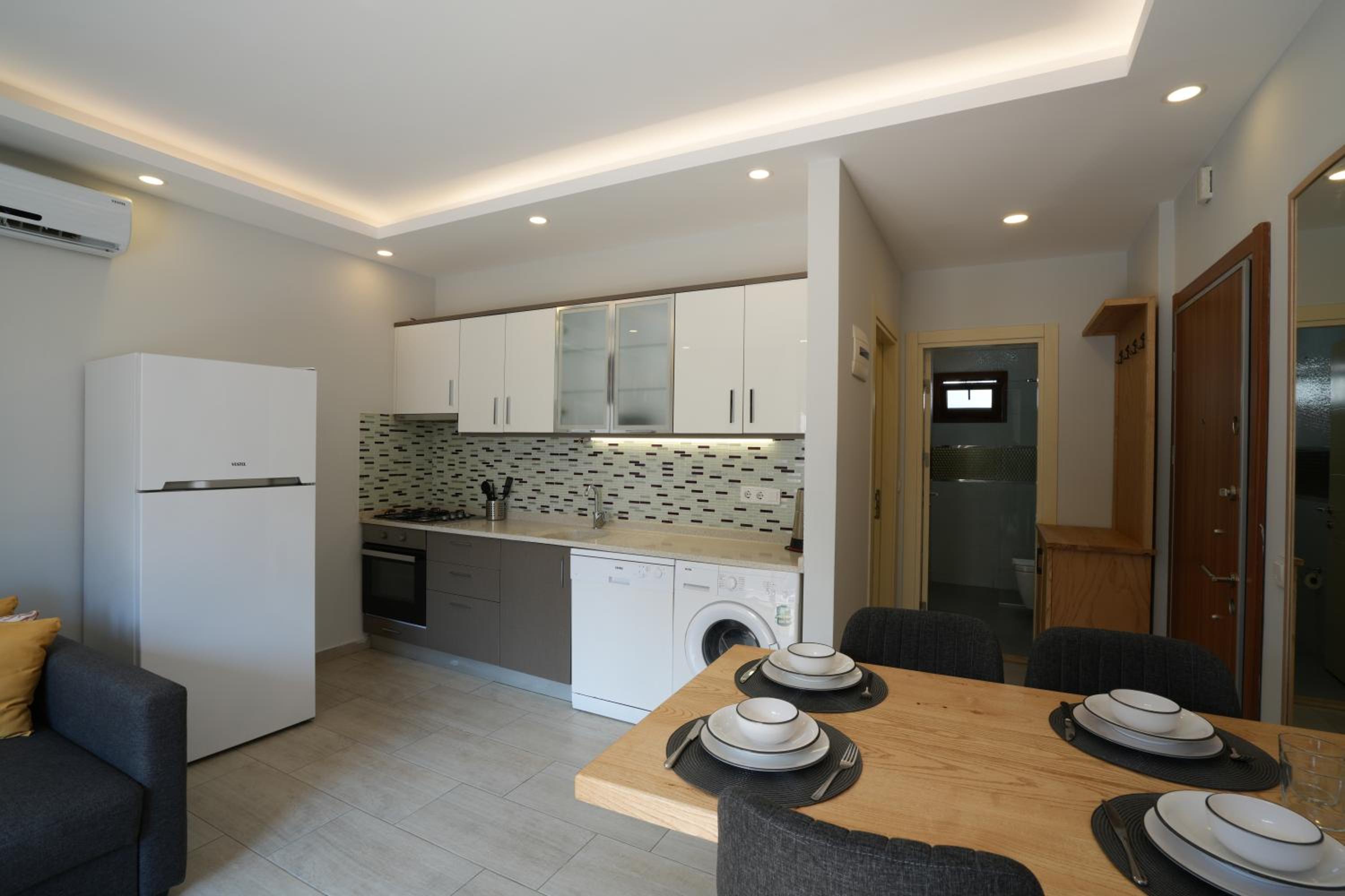 One-Bedroom Apartment with Balcony photo 2