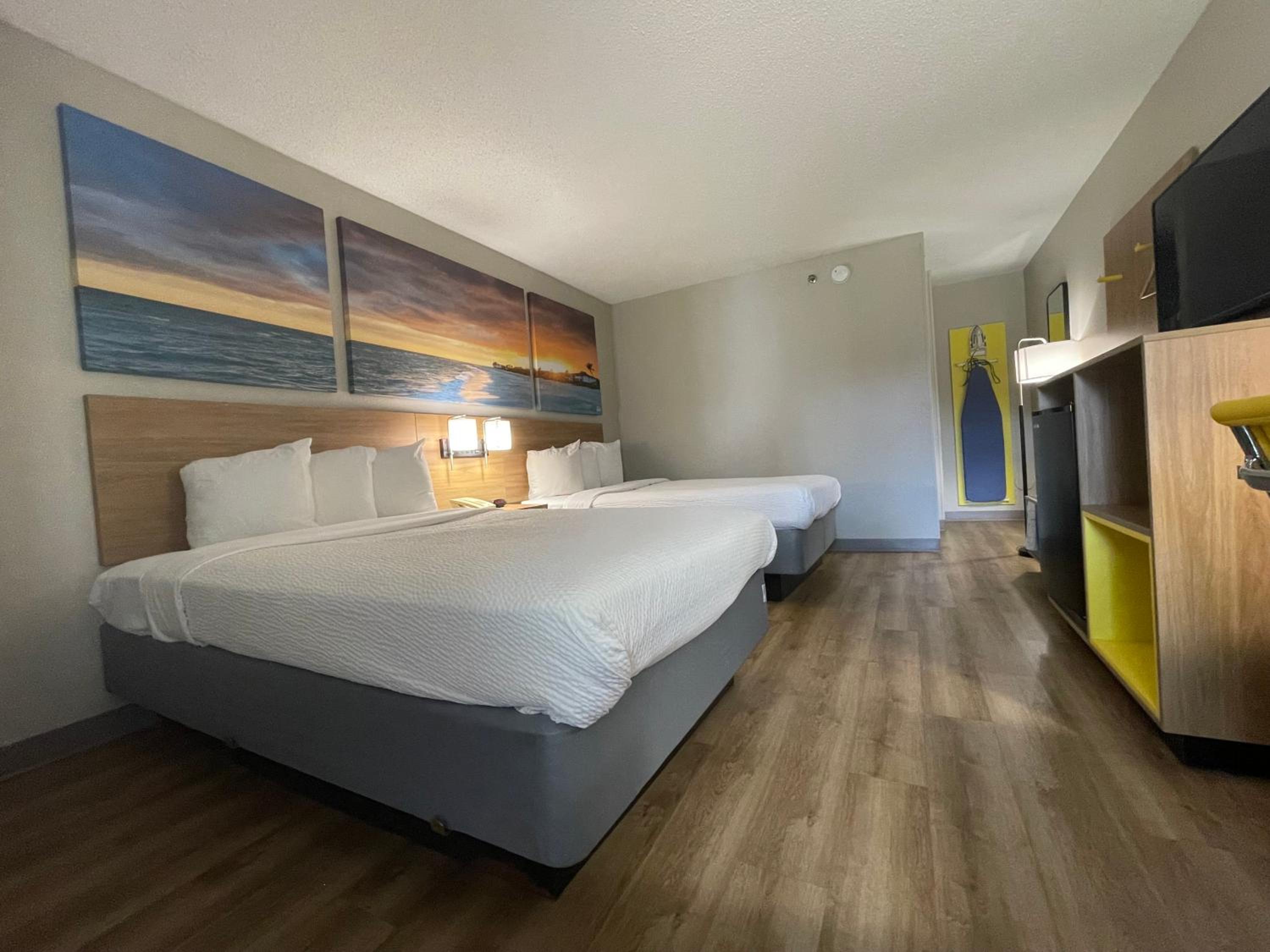 Double Room with Two Double Beds - Non-Smoking - Photo 5