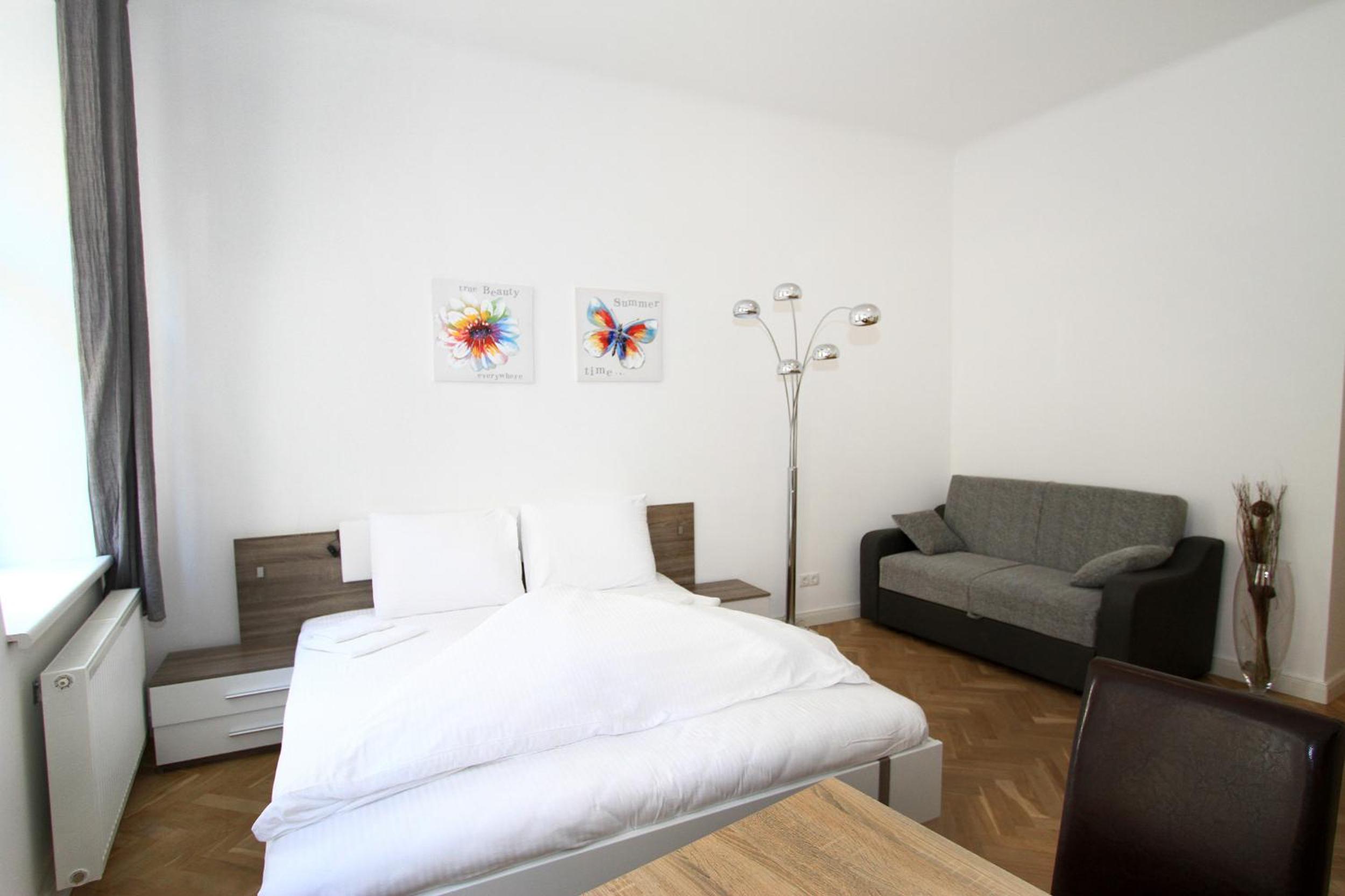One-Bedroom Apartment