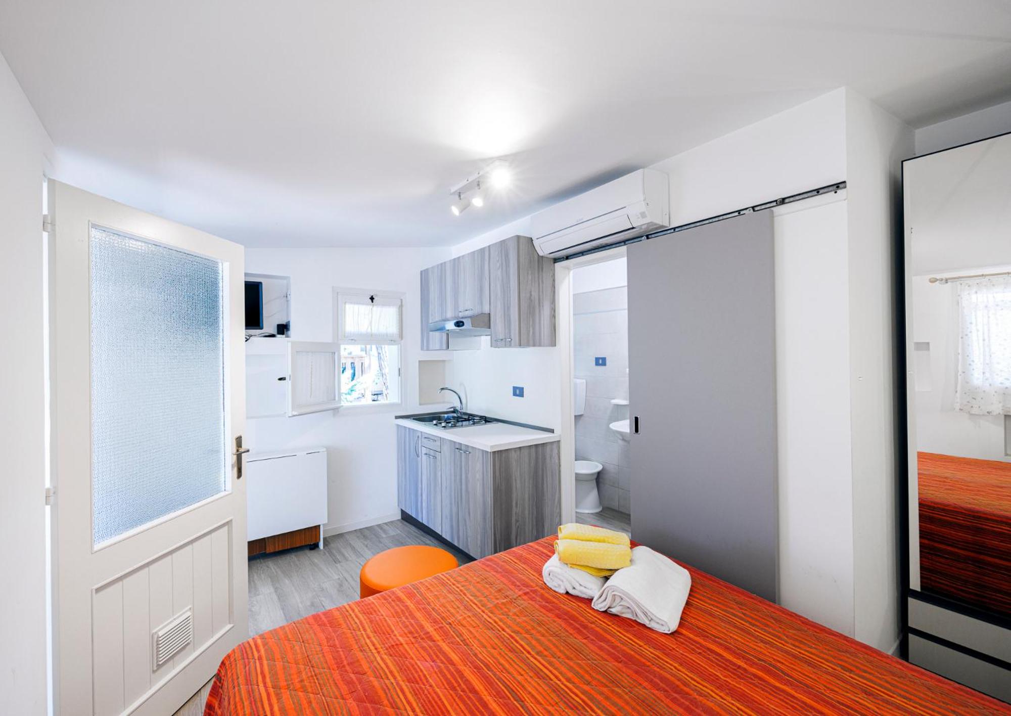 Double Room with Patio photo 3