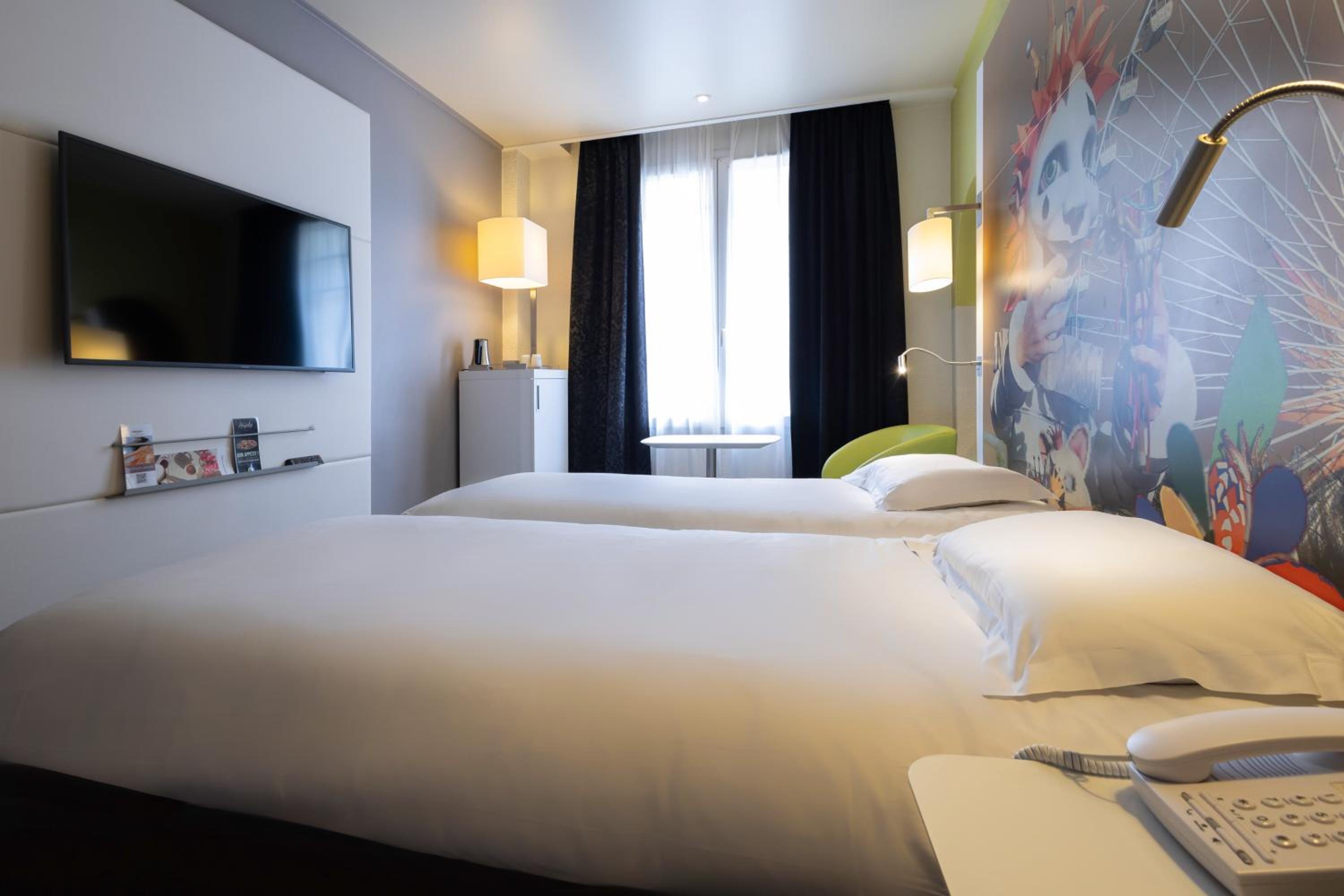 Standard Twin Room - Photo 7