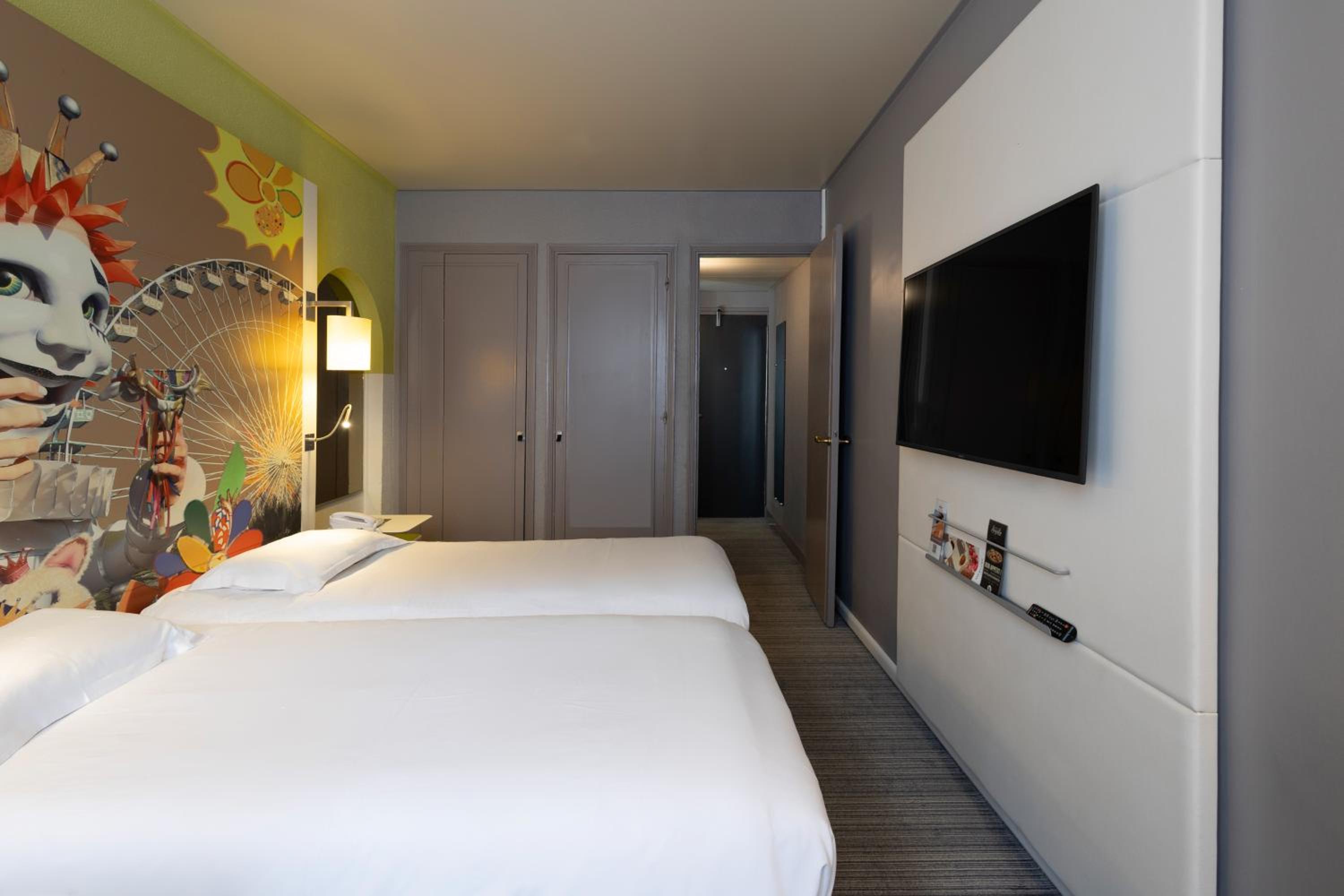 Standard Twin Room - Photo 2