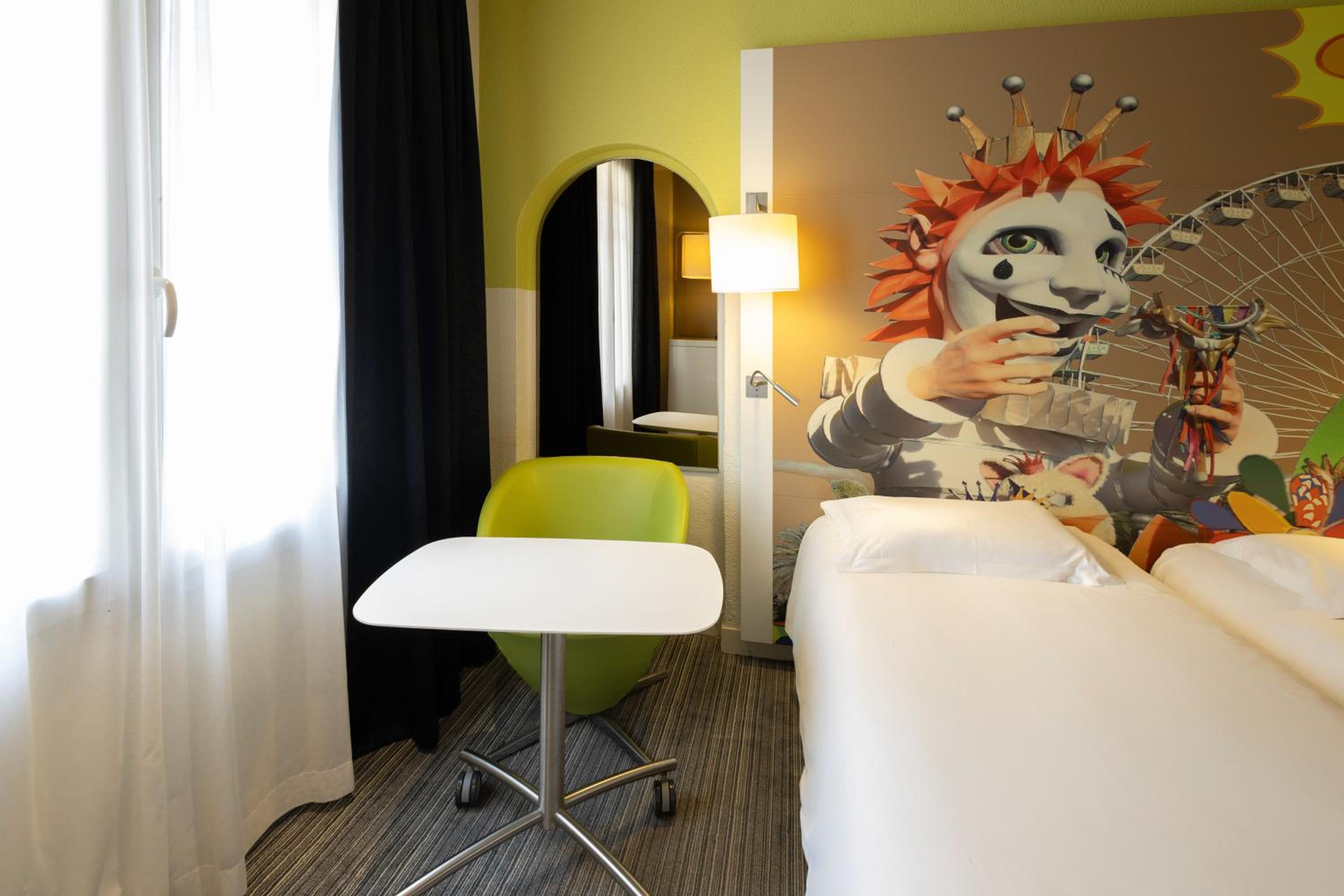 Standard Twin Room - Photo 5