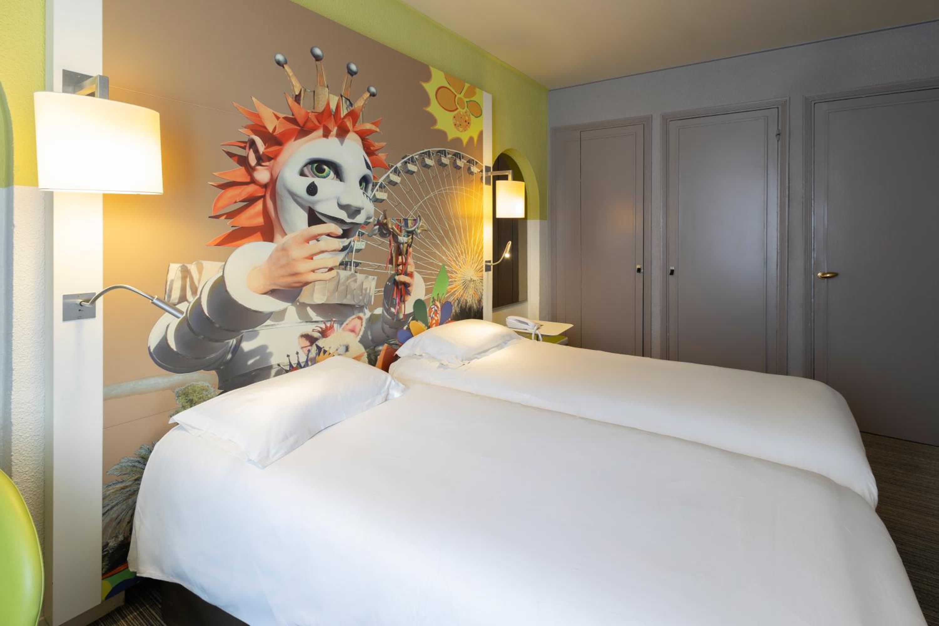 Standard Twin Room - Photo 3
