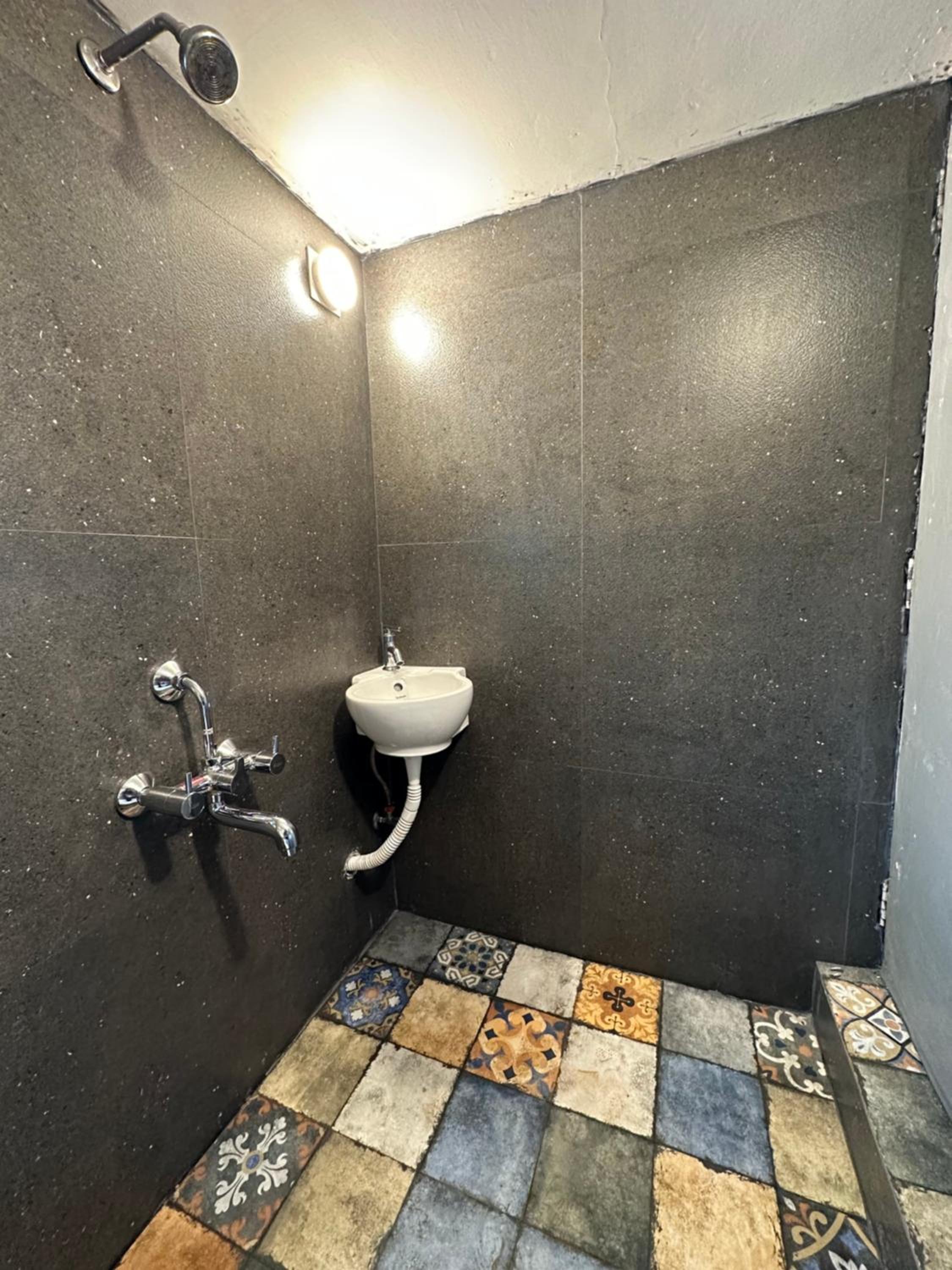 Two-Bedroom Apartment - Photo 2