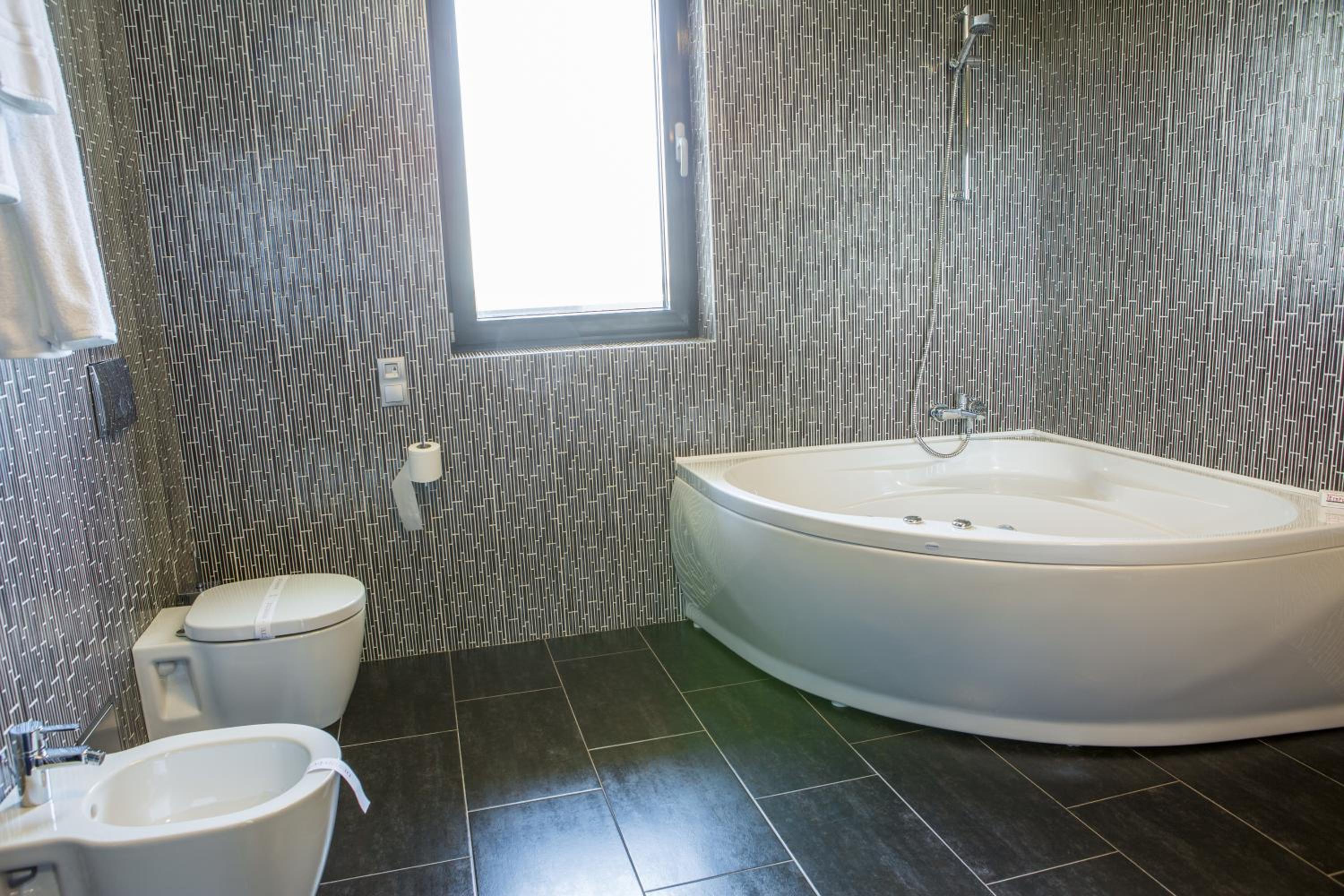 Suite - Photo 2