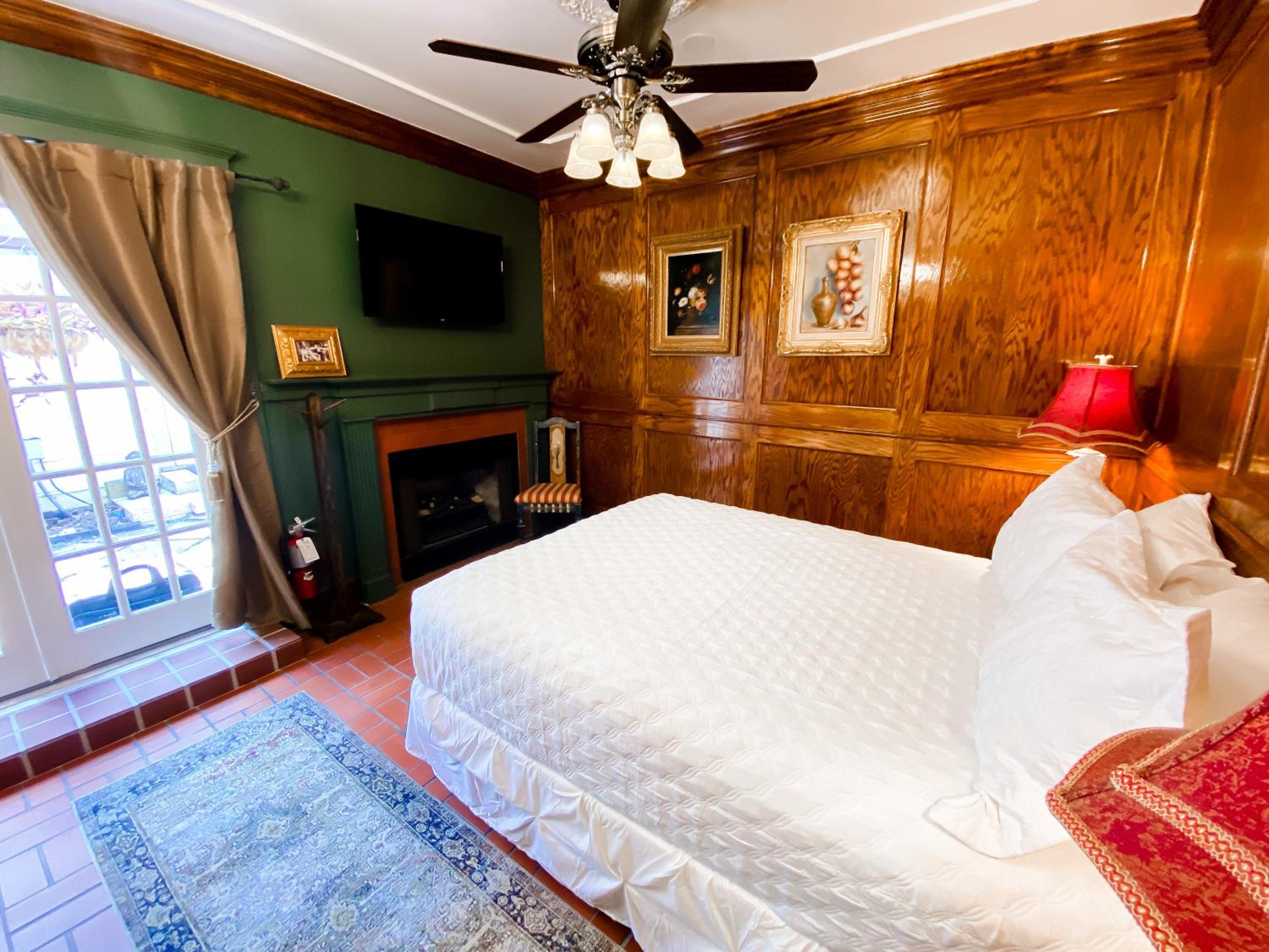 The Oxford Suite