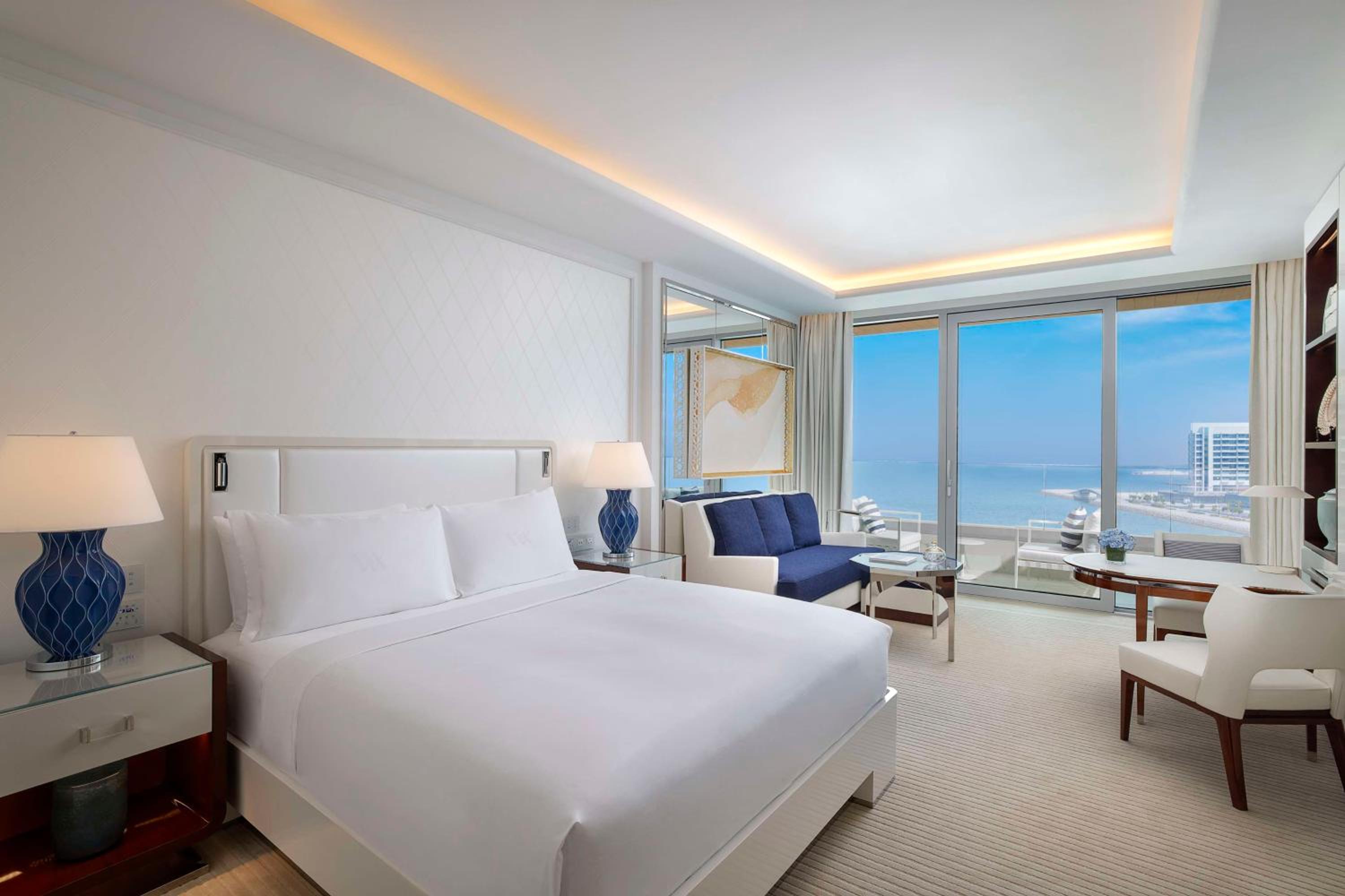 Deluxe King Room with Sea View - Photo 1