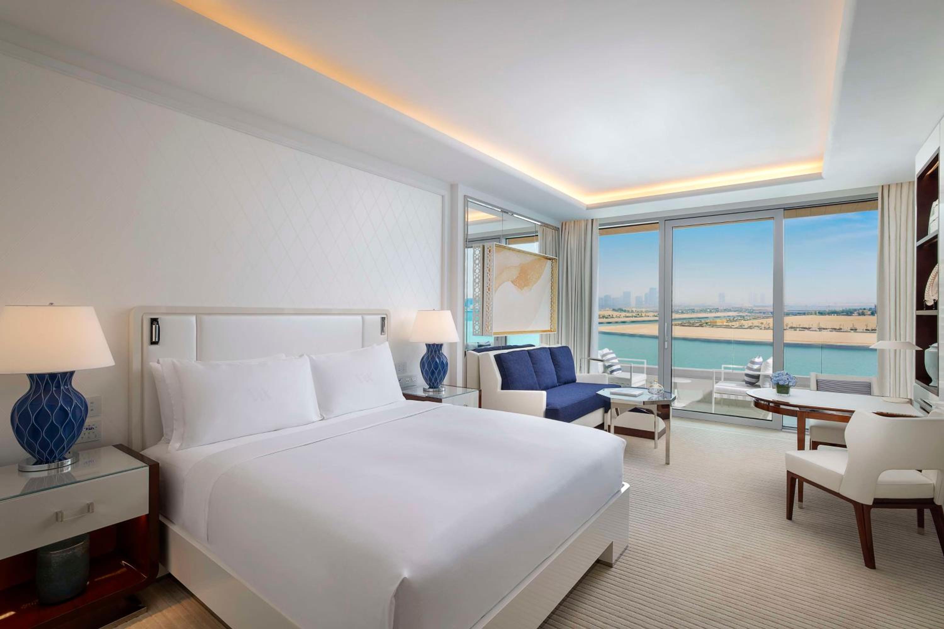 Deluxe King Room - Photo 1