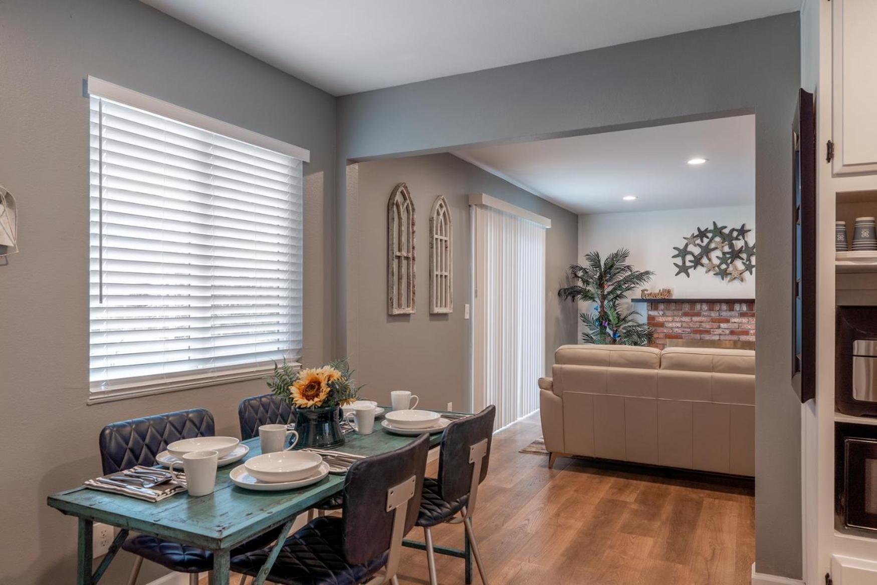 Three-Bedroom House photo 2
