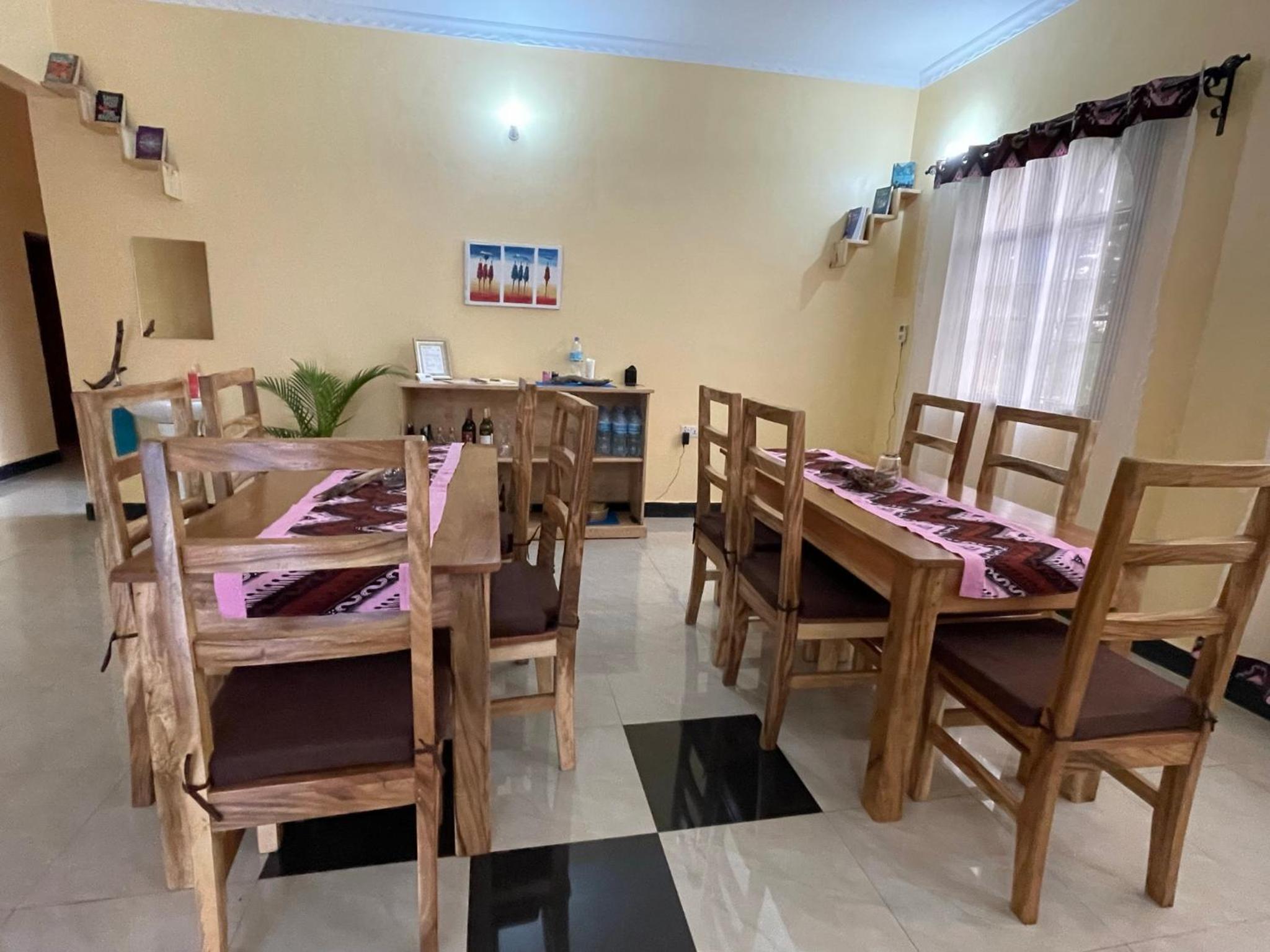 Standard Twin Room with Shared Bathroom