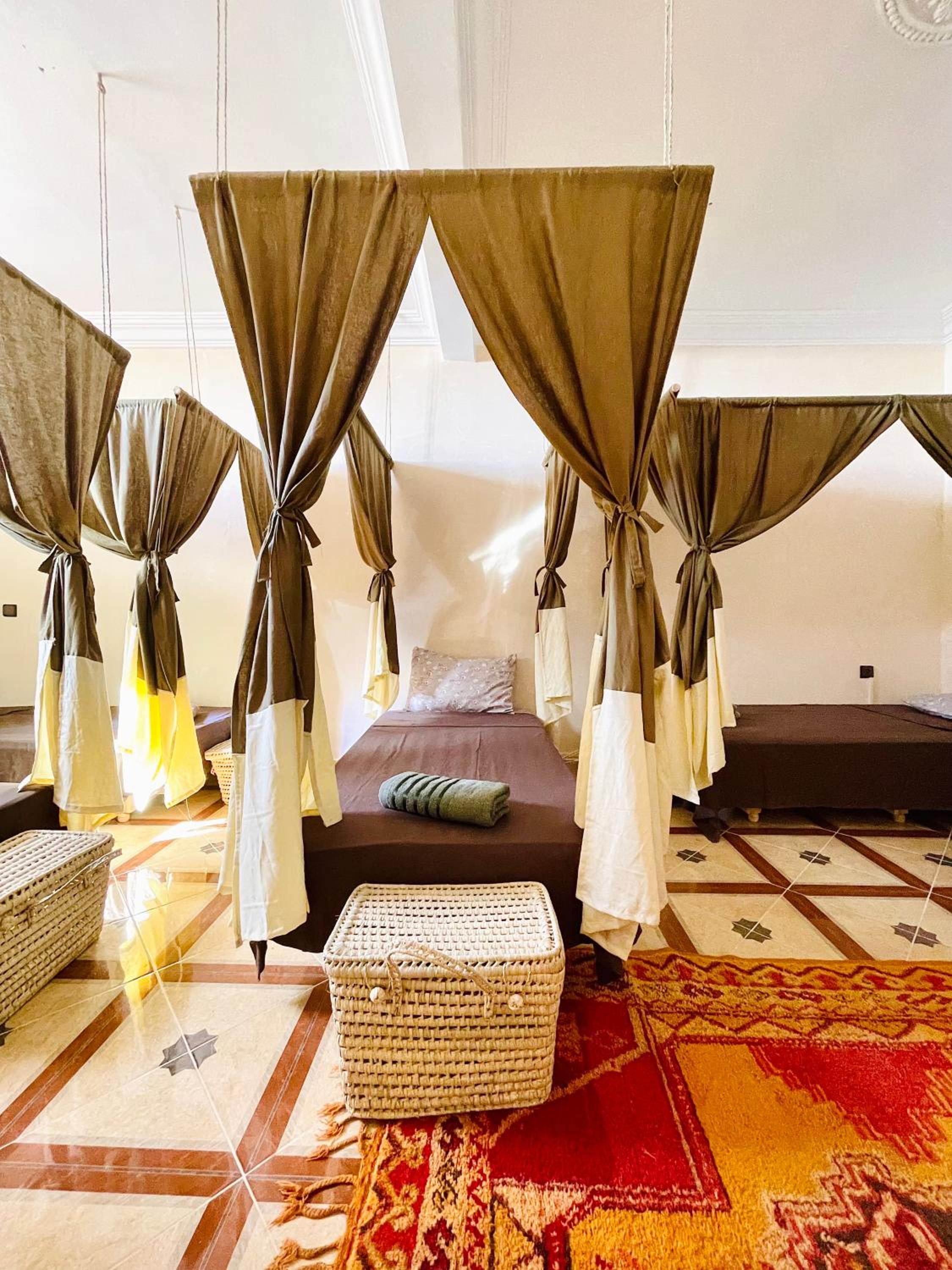 Bed in 6-Bed Mixed Dormitory Room photo 1