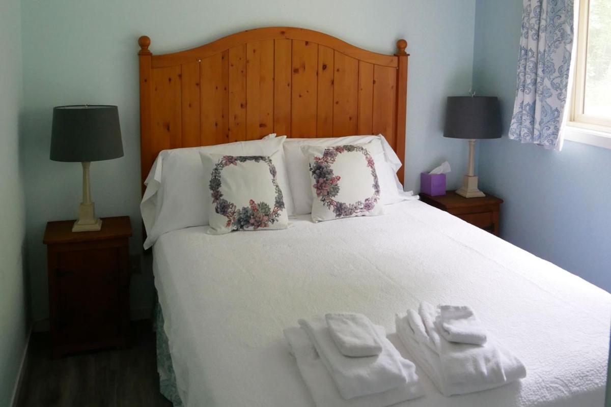Two-Bedroom Cottage photo 3