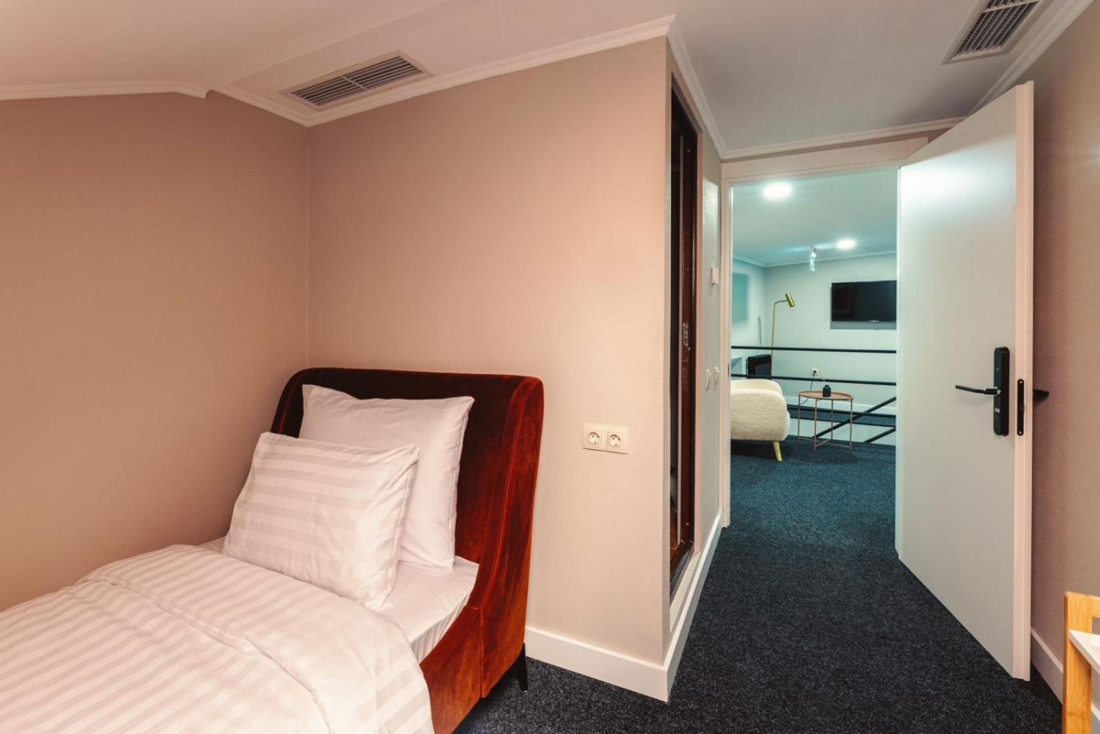 Single Room photo 2