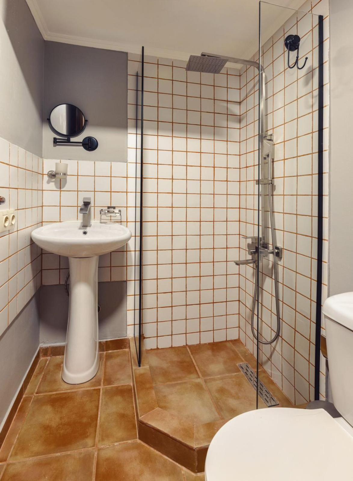 Double Room - Photo 28