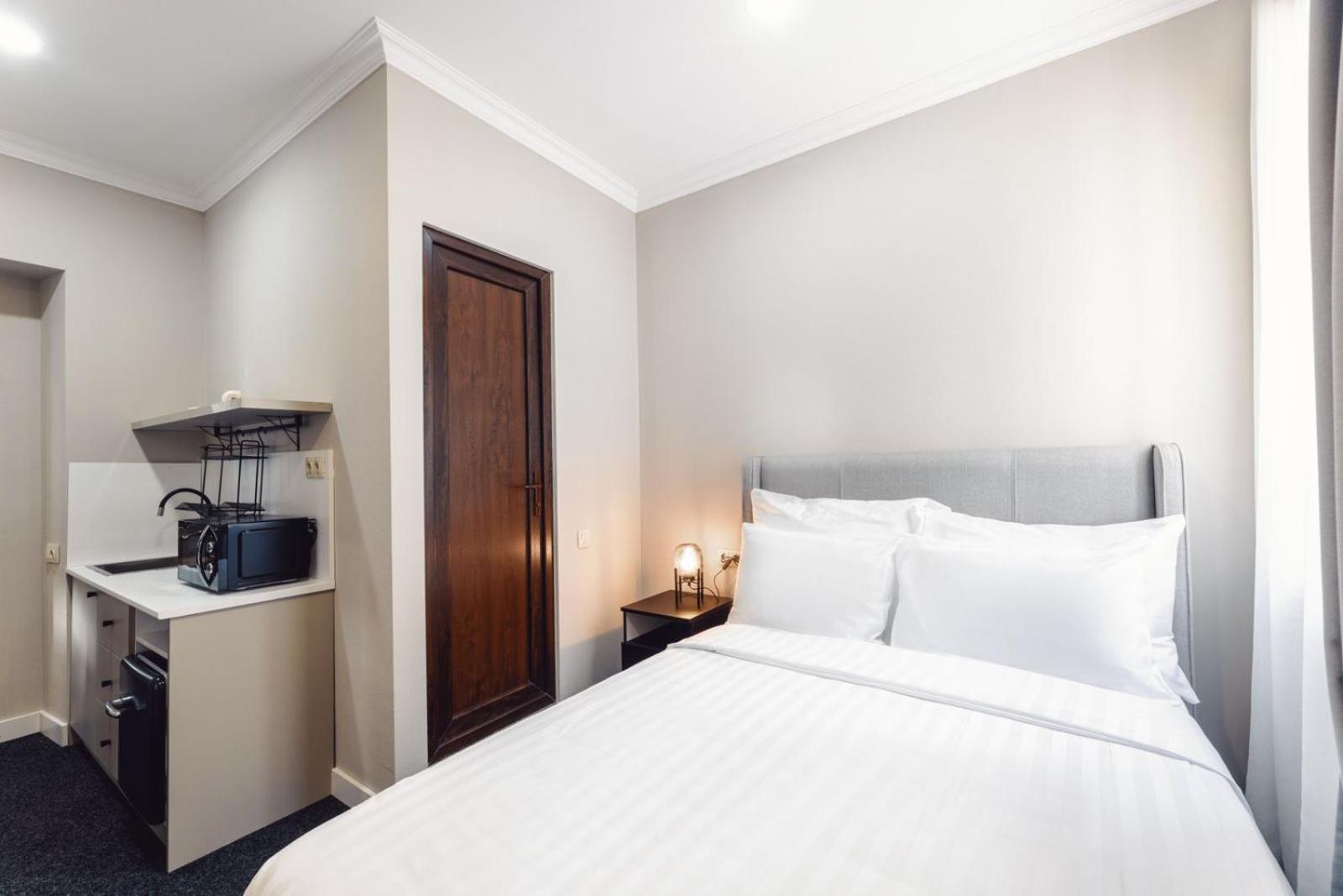 Double Room - Photo 24