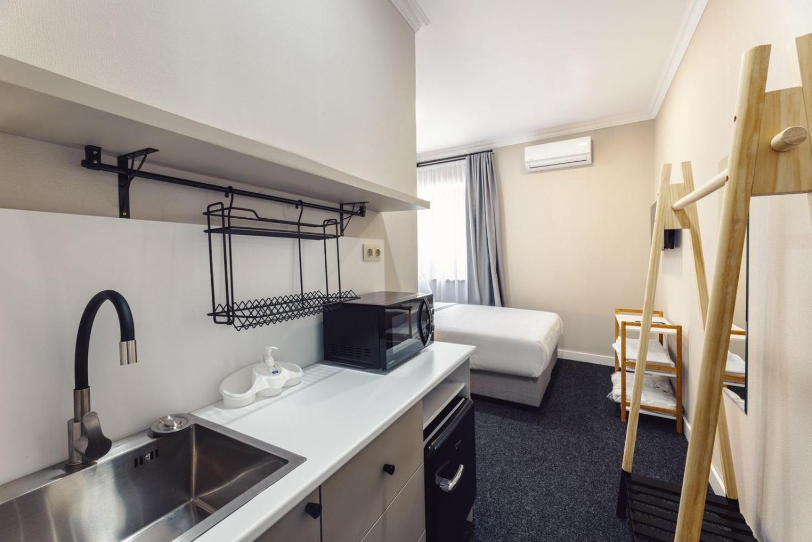 Double Room - Photo 25