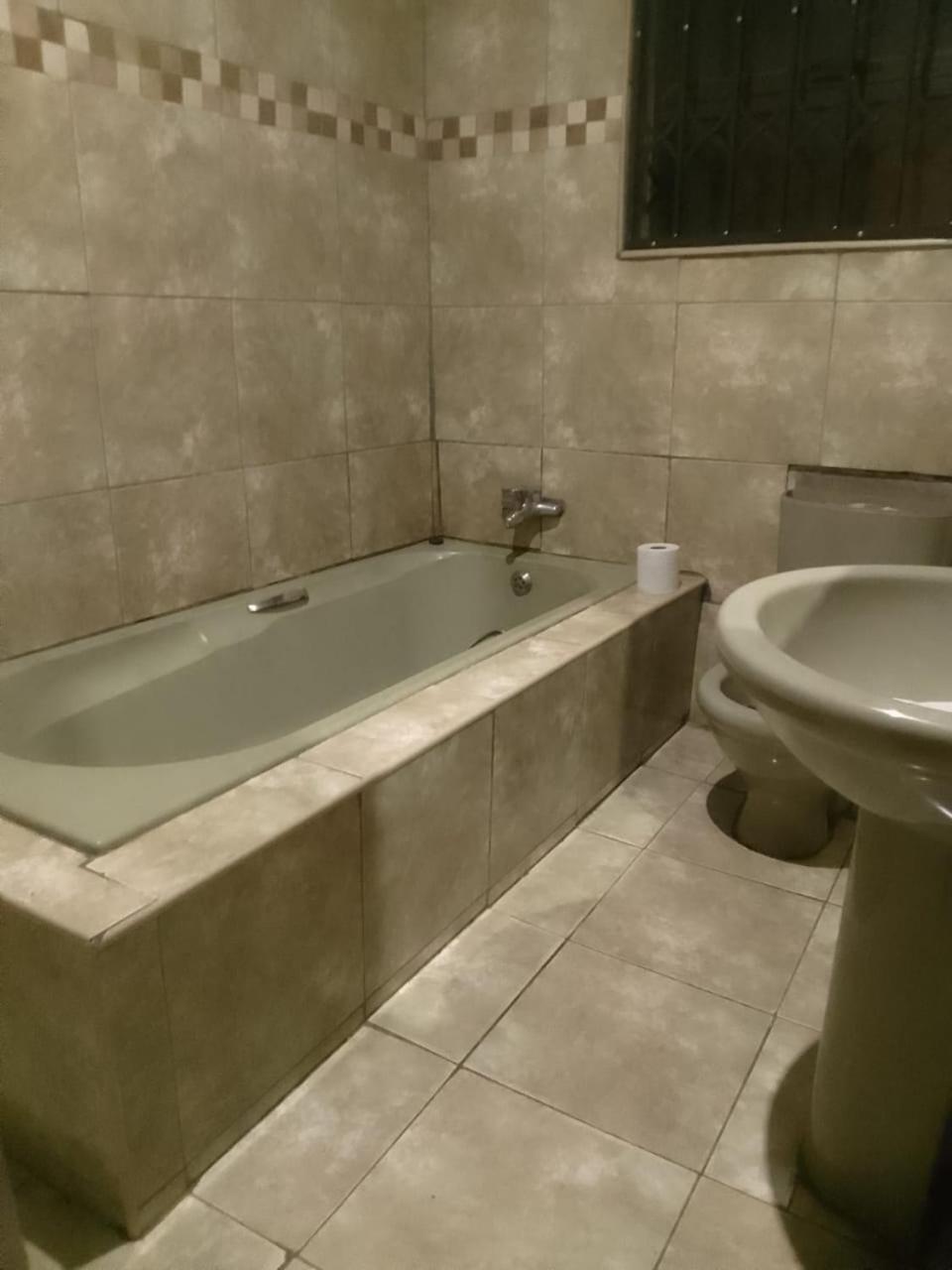 Double Room With Private Bathroom photo 1