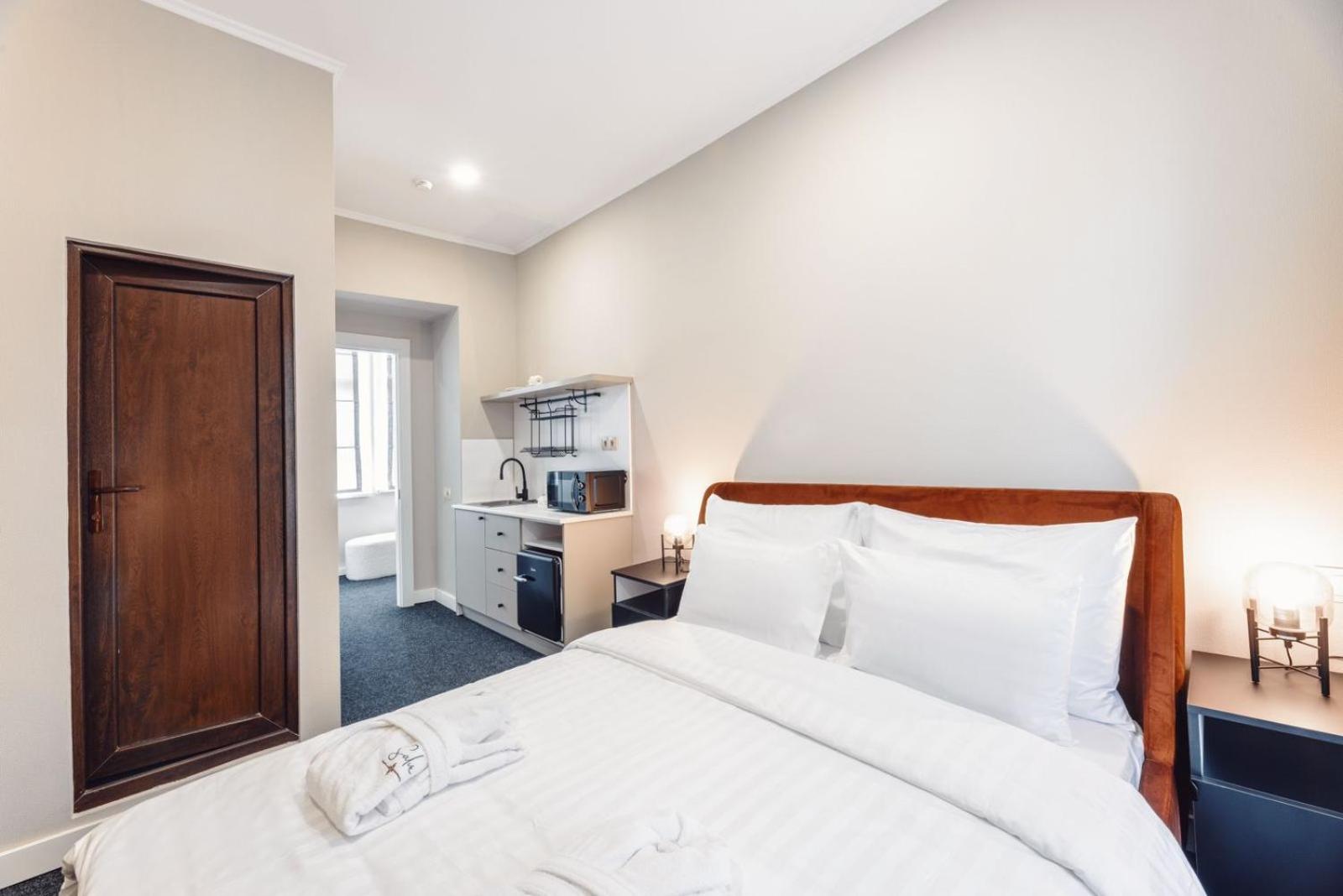 Double Room - Photo 13