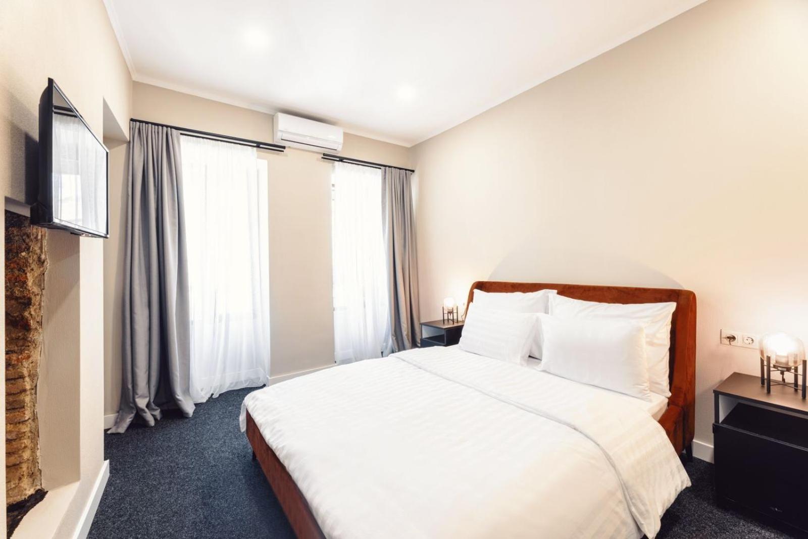 Double Room - Photo 10