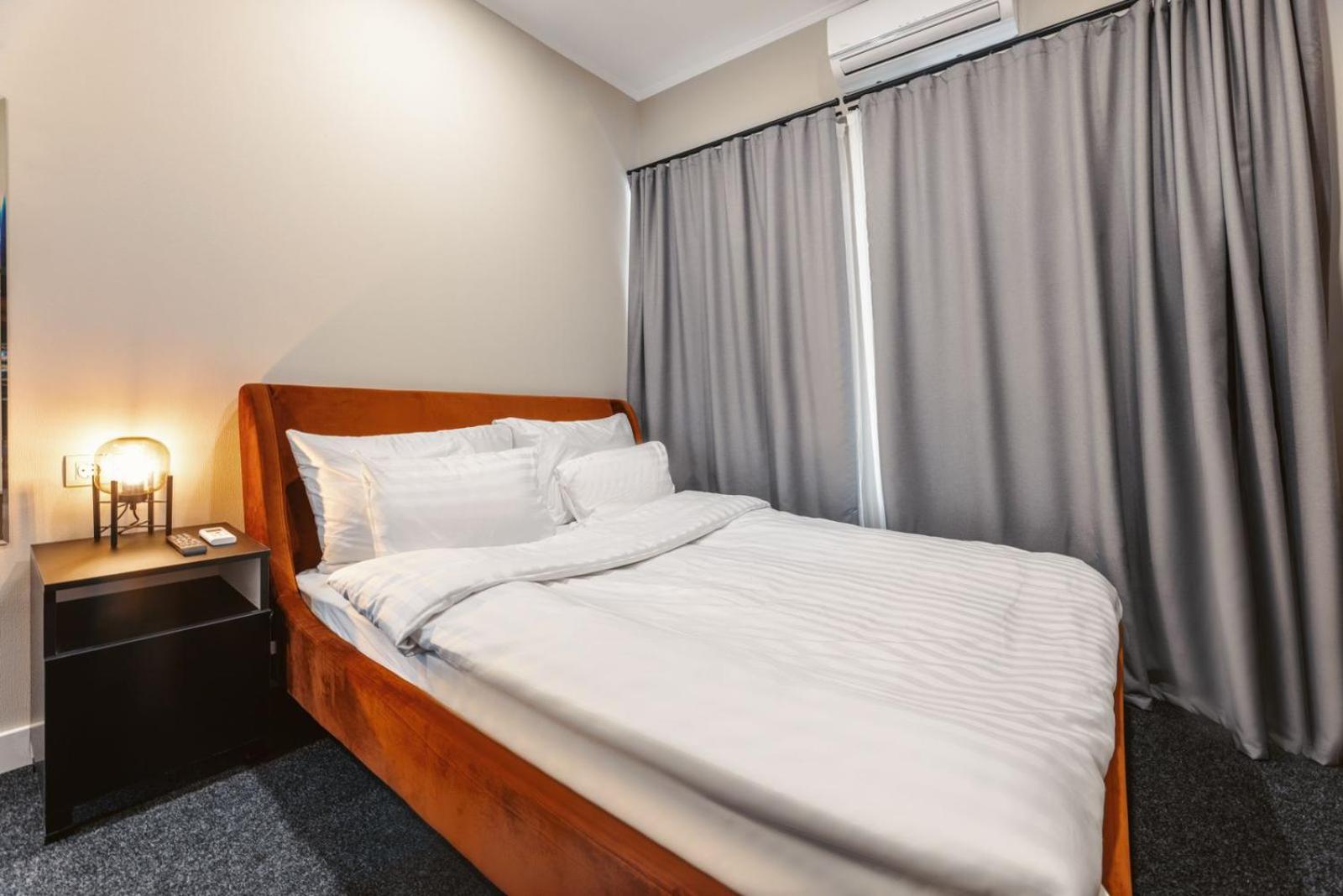 Double Room with Balcony - Photo 11