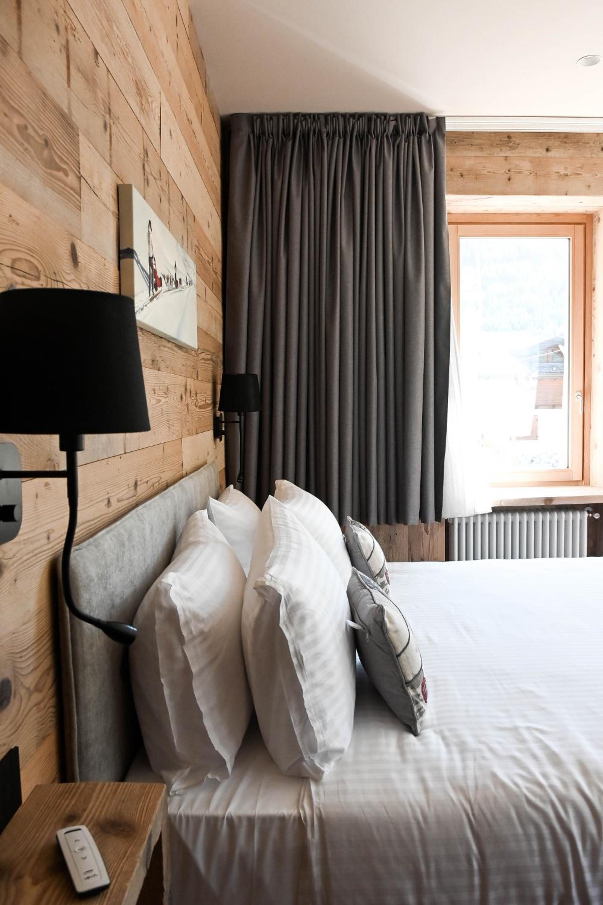Junior Suite with Mountain View photo 1