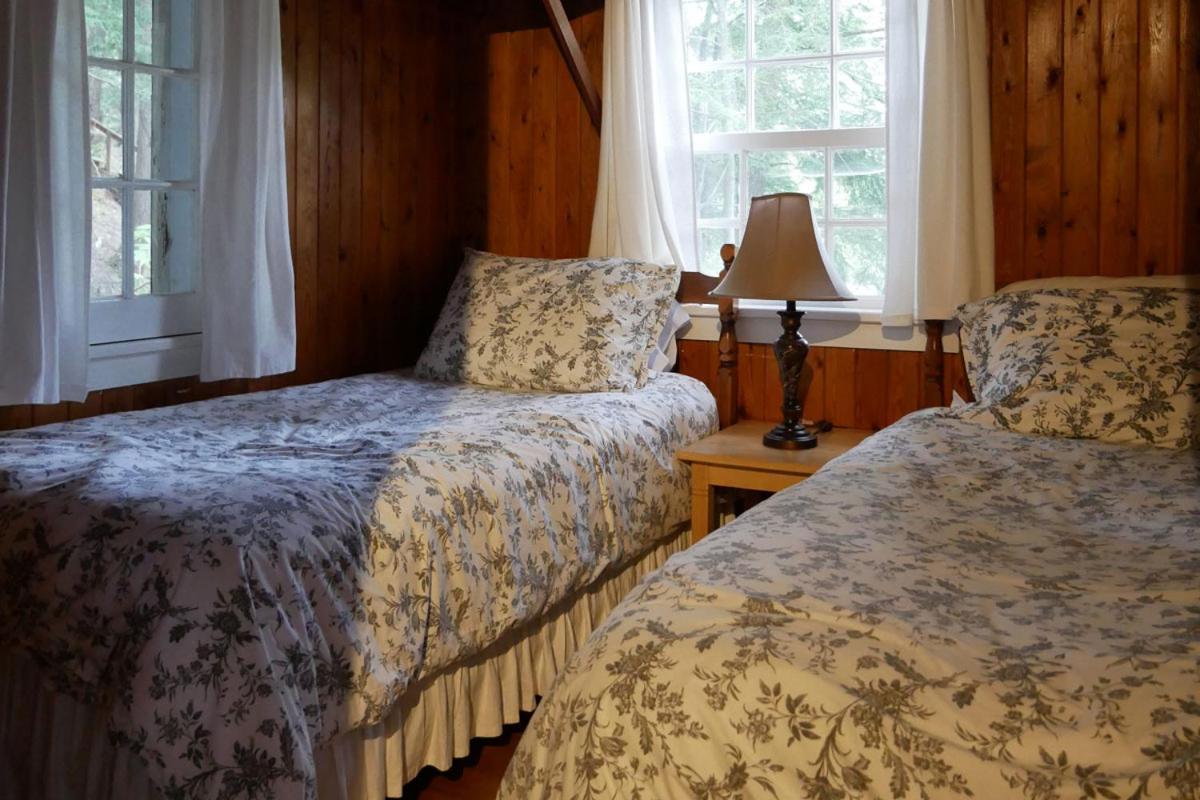 Two-Bedroom Cottage photo 2