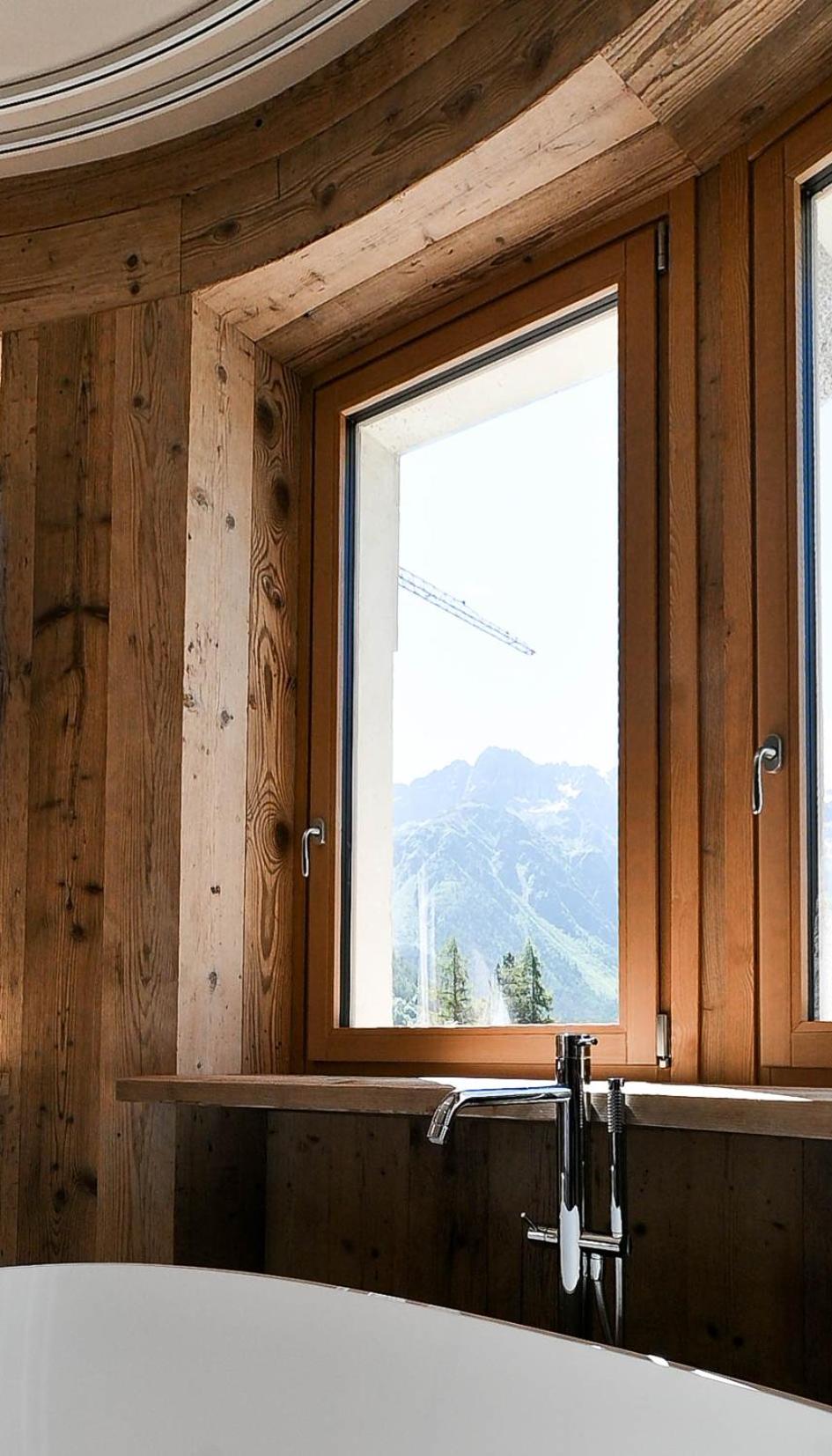 Junior Suite with Mountain View photo 3