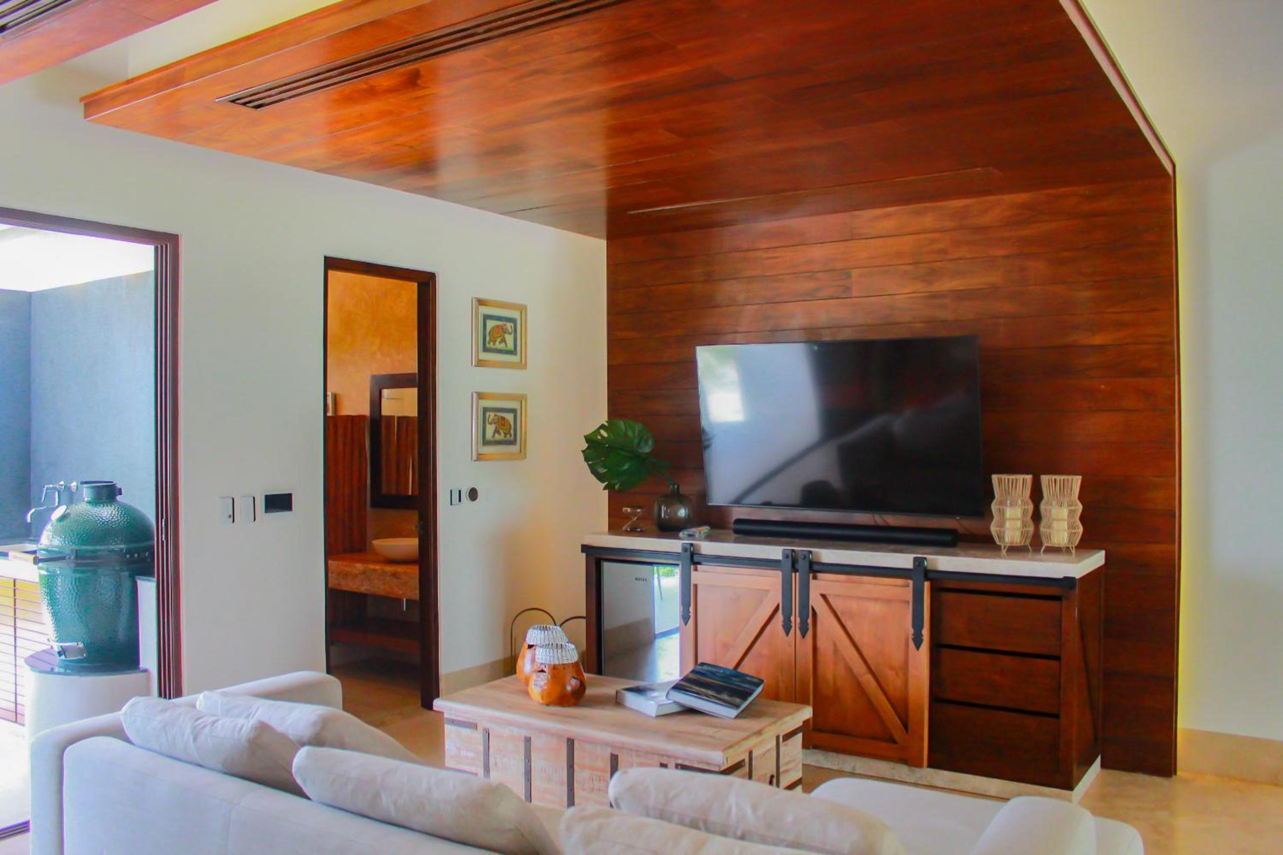 Four-Bedroom House photo 3