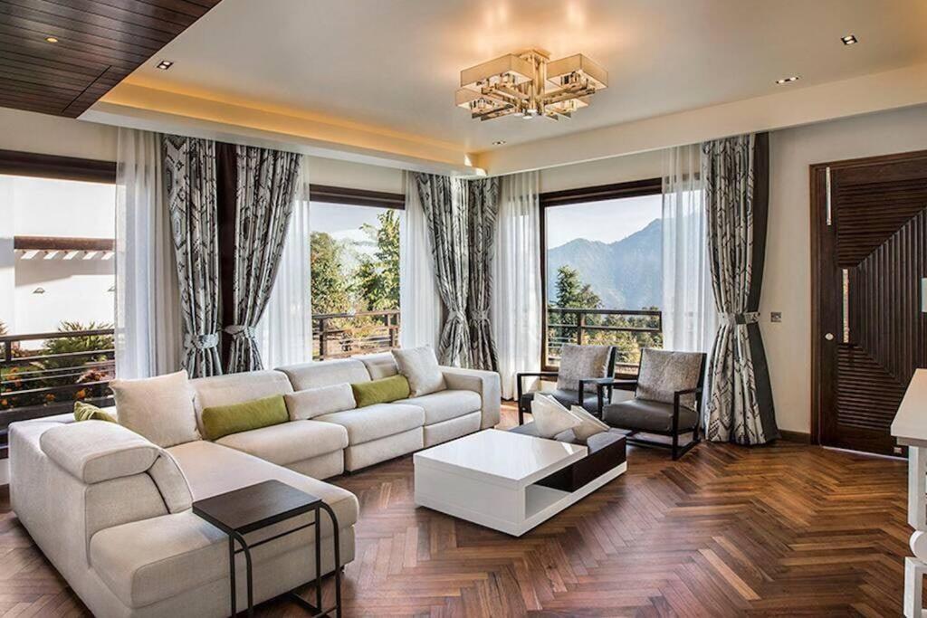 Villa photo 1