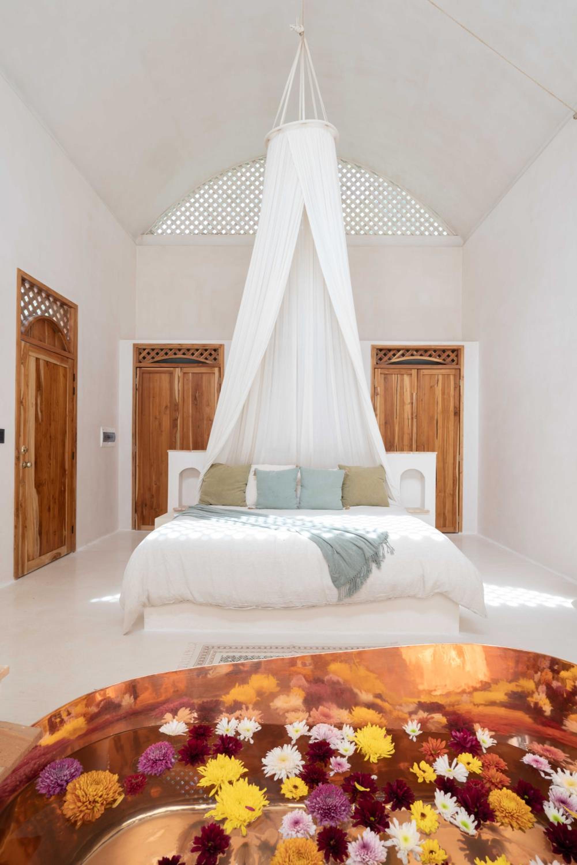 Suite with Private Pool - Photo 80