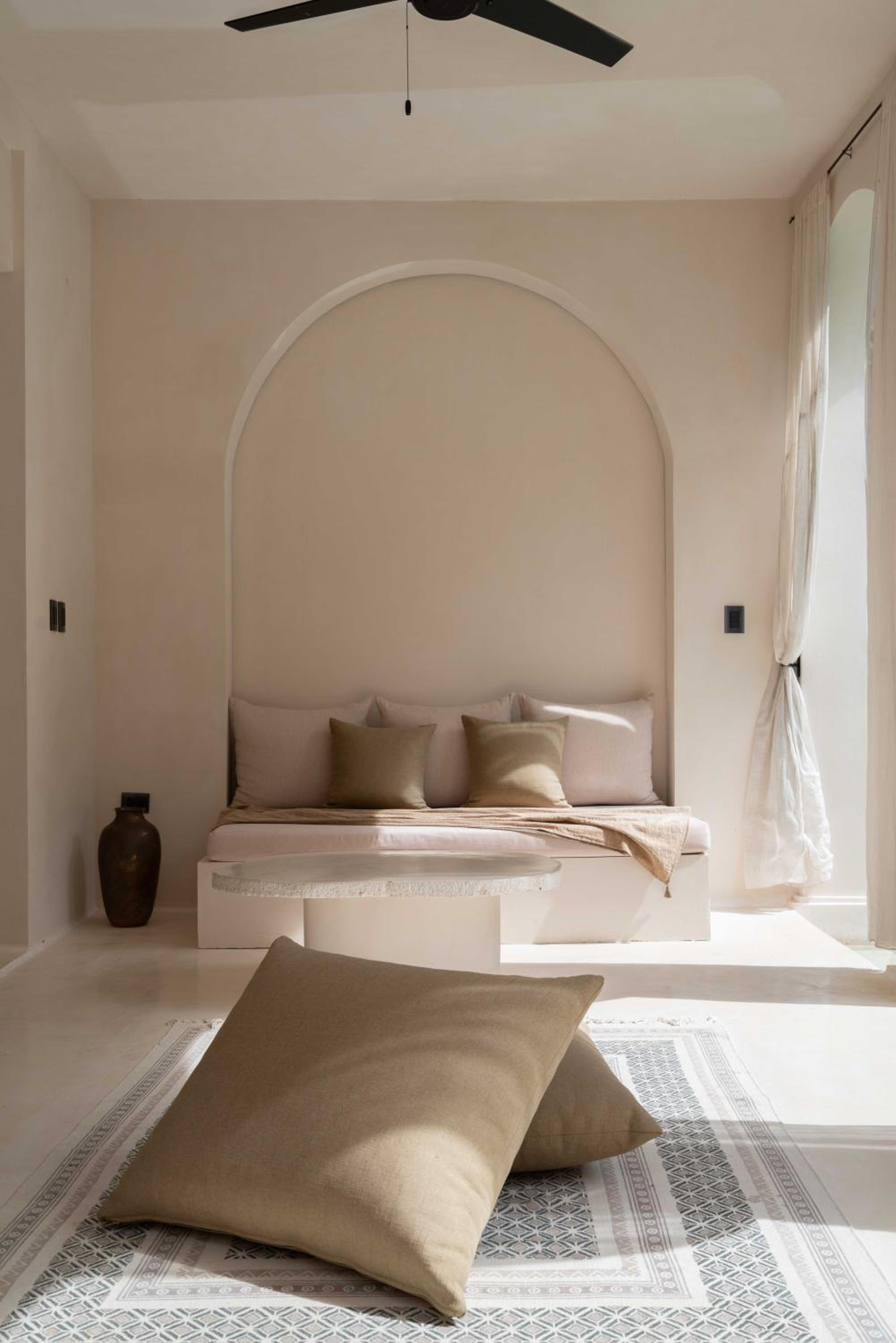 Suite with Private Pool - Photo 30