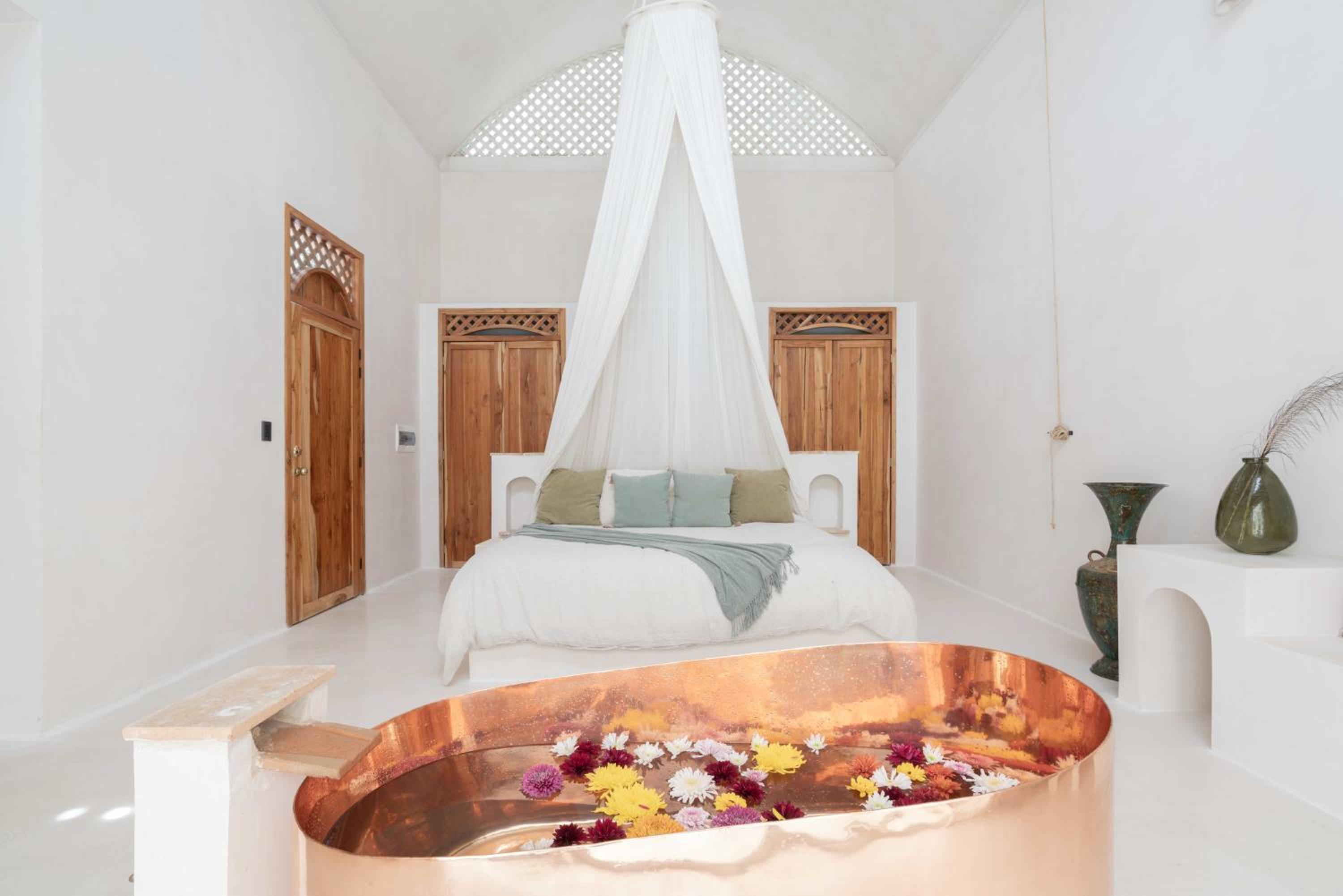 Suite with Private Pool - Photo 1