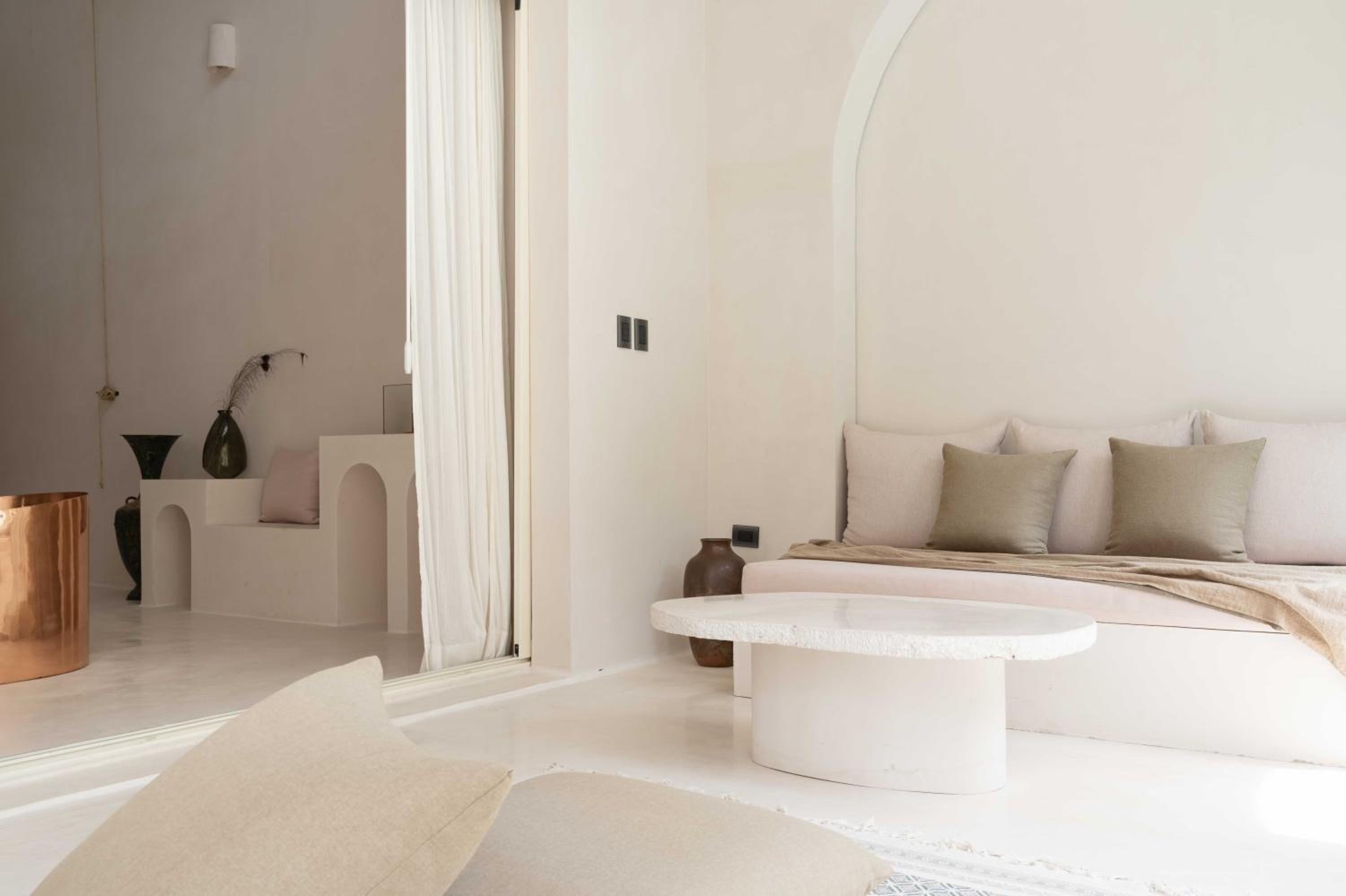 Suite with Private Pool - Photo 22
