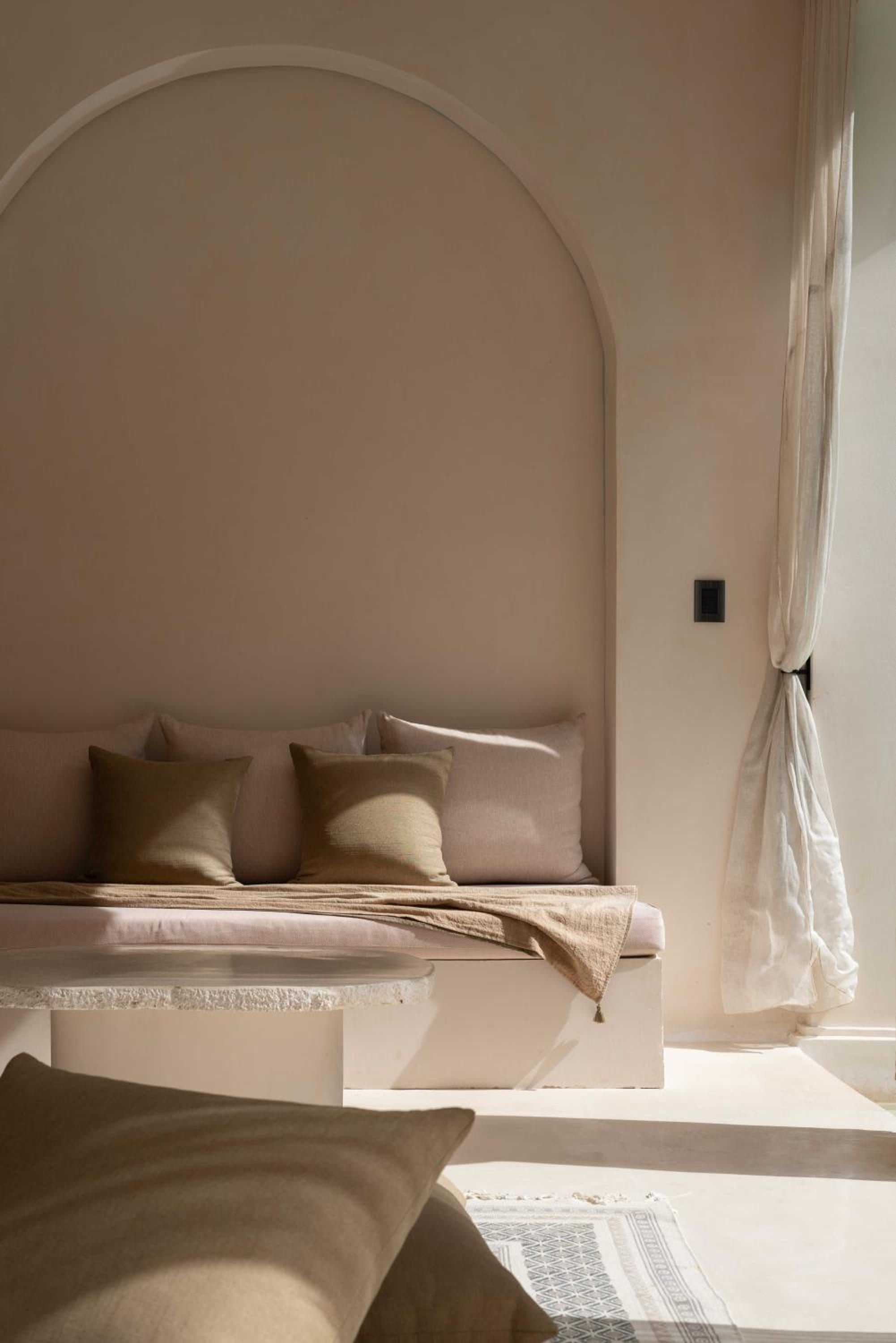 Suite with Private Pool - Photo 19